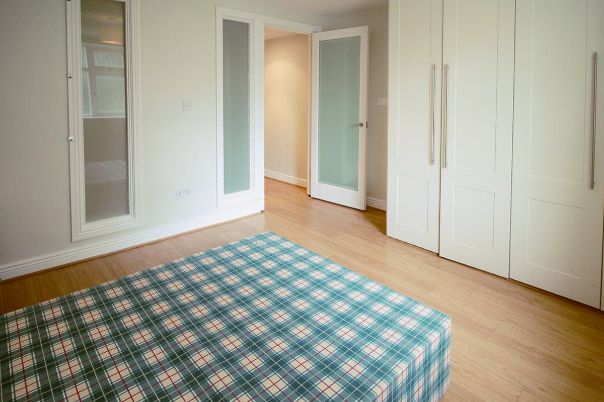 5 Bedroom Single Family Home/House's Image 37
