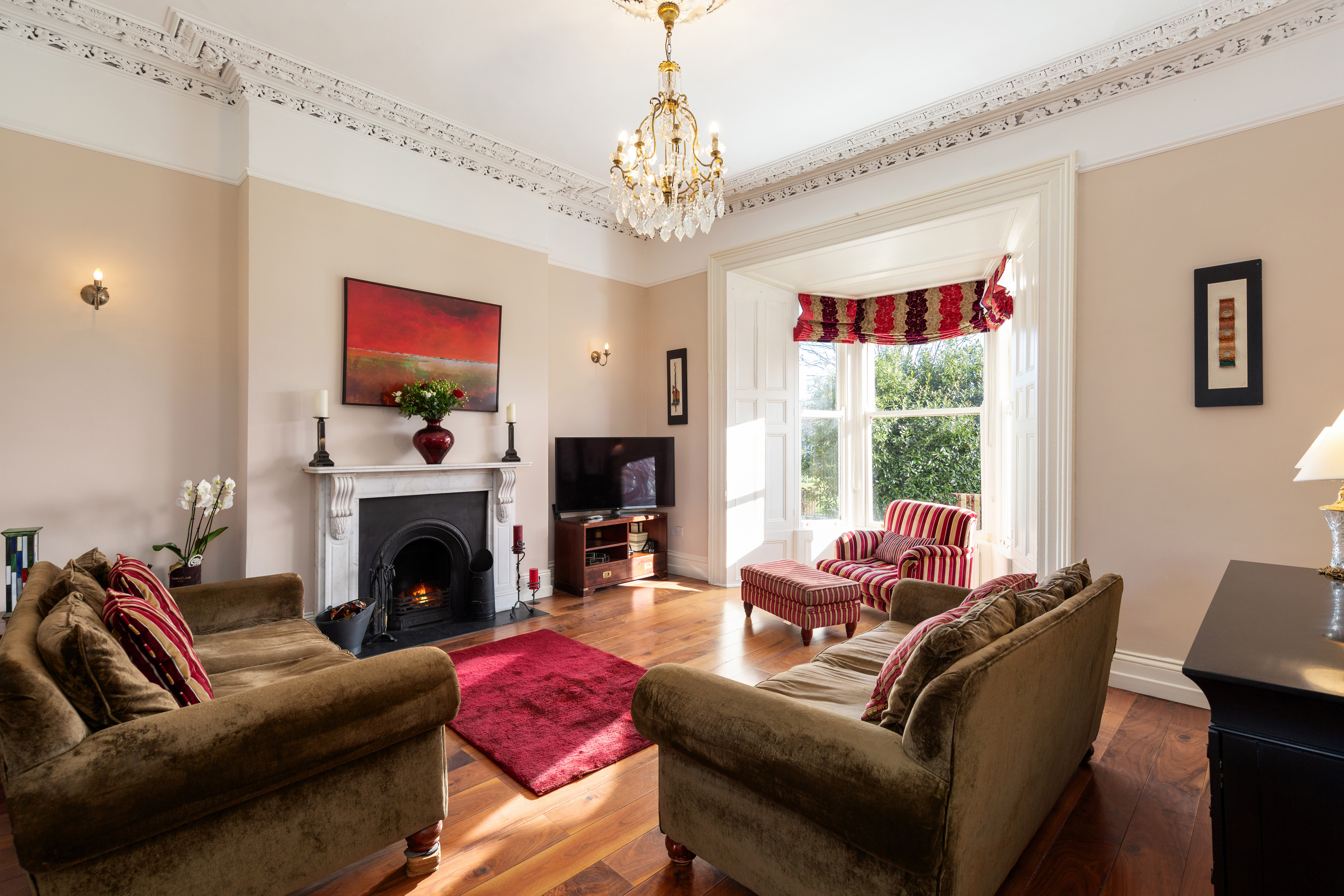5 Bedroom Single Family Home/House's Image 4