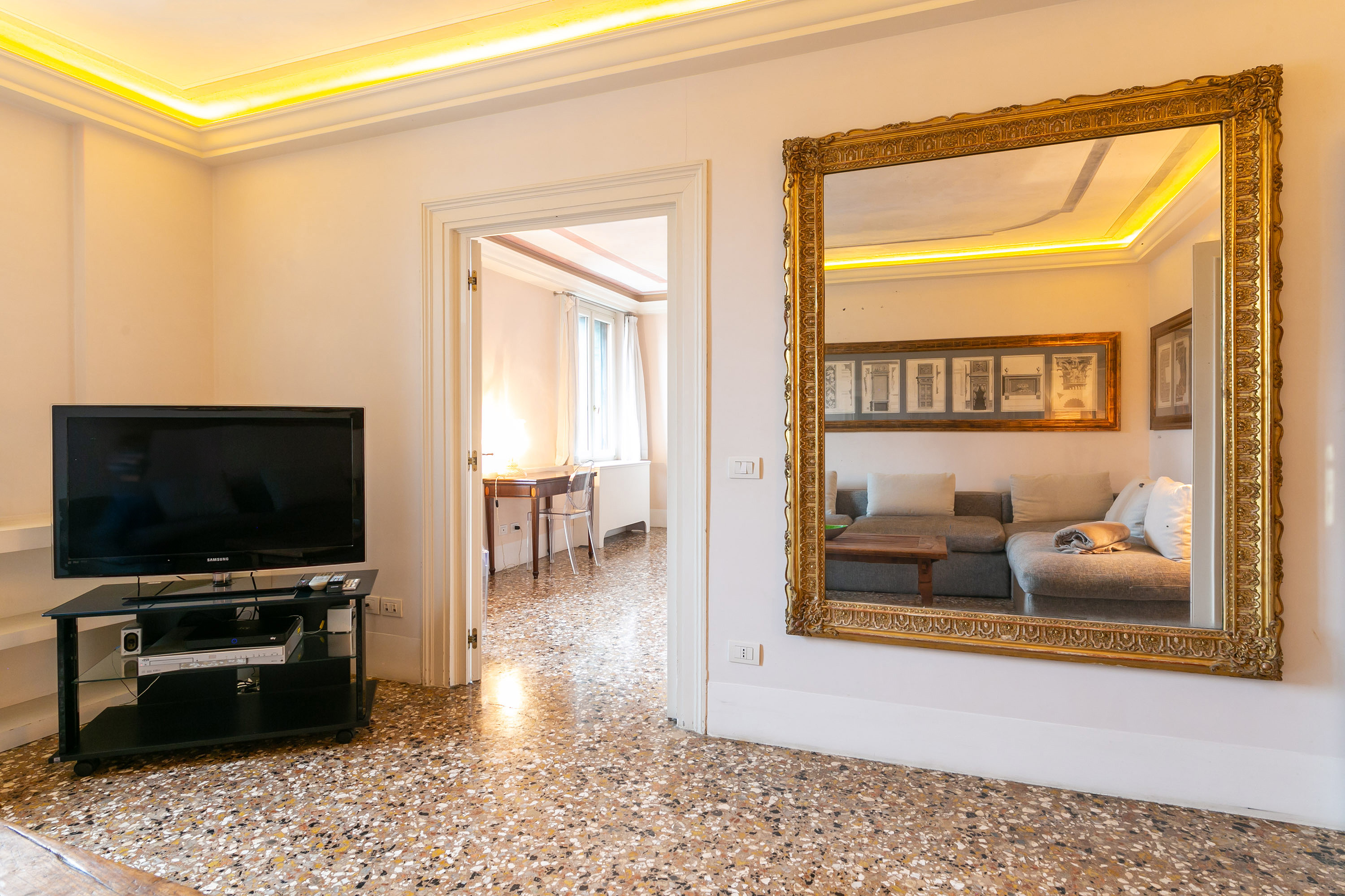 1 Bedroom Apartment/Flat's Image 8