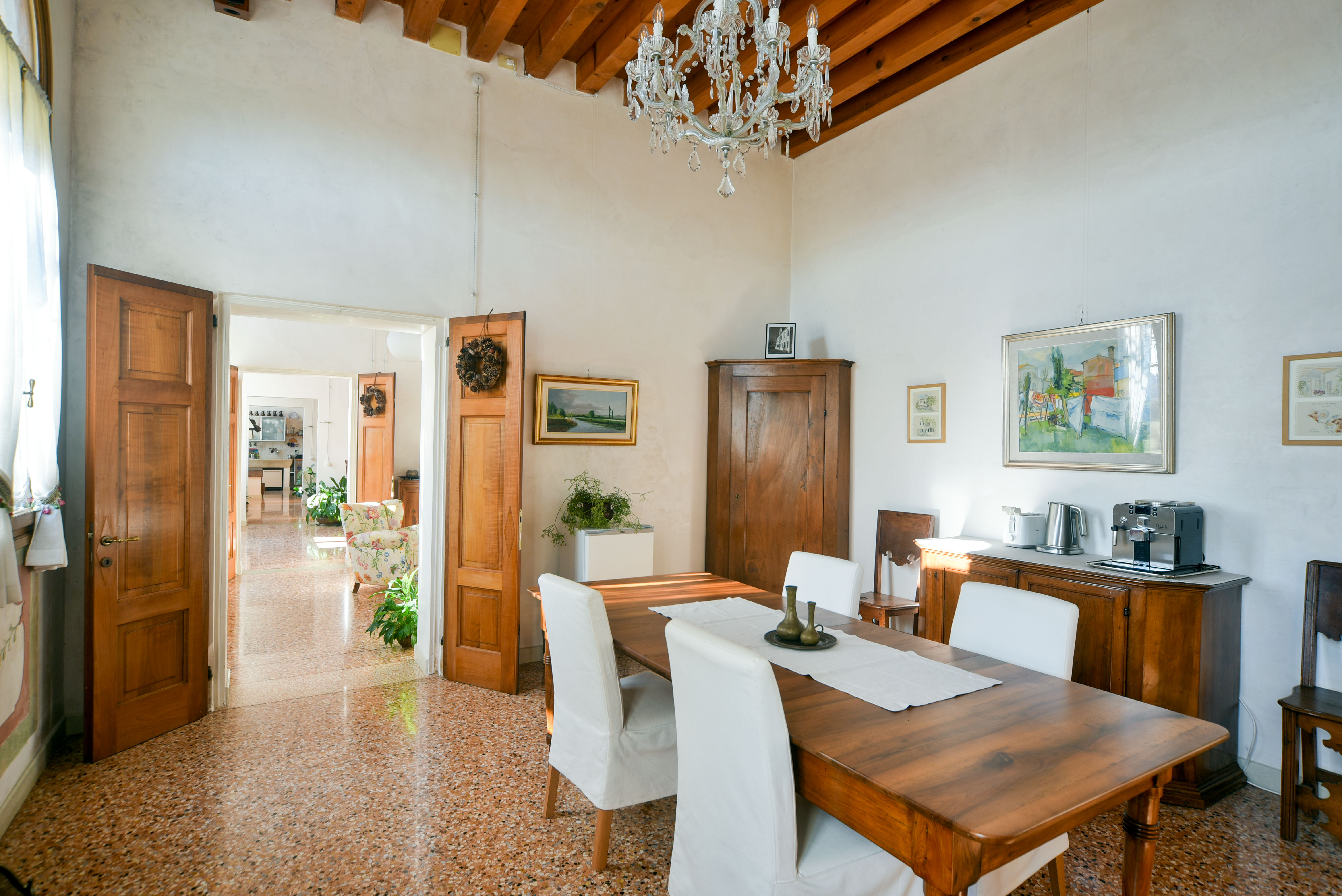6 Bedroom Villa/Townhouse's Image 9