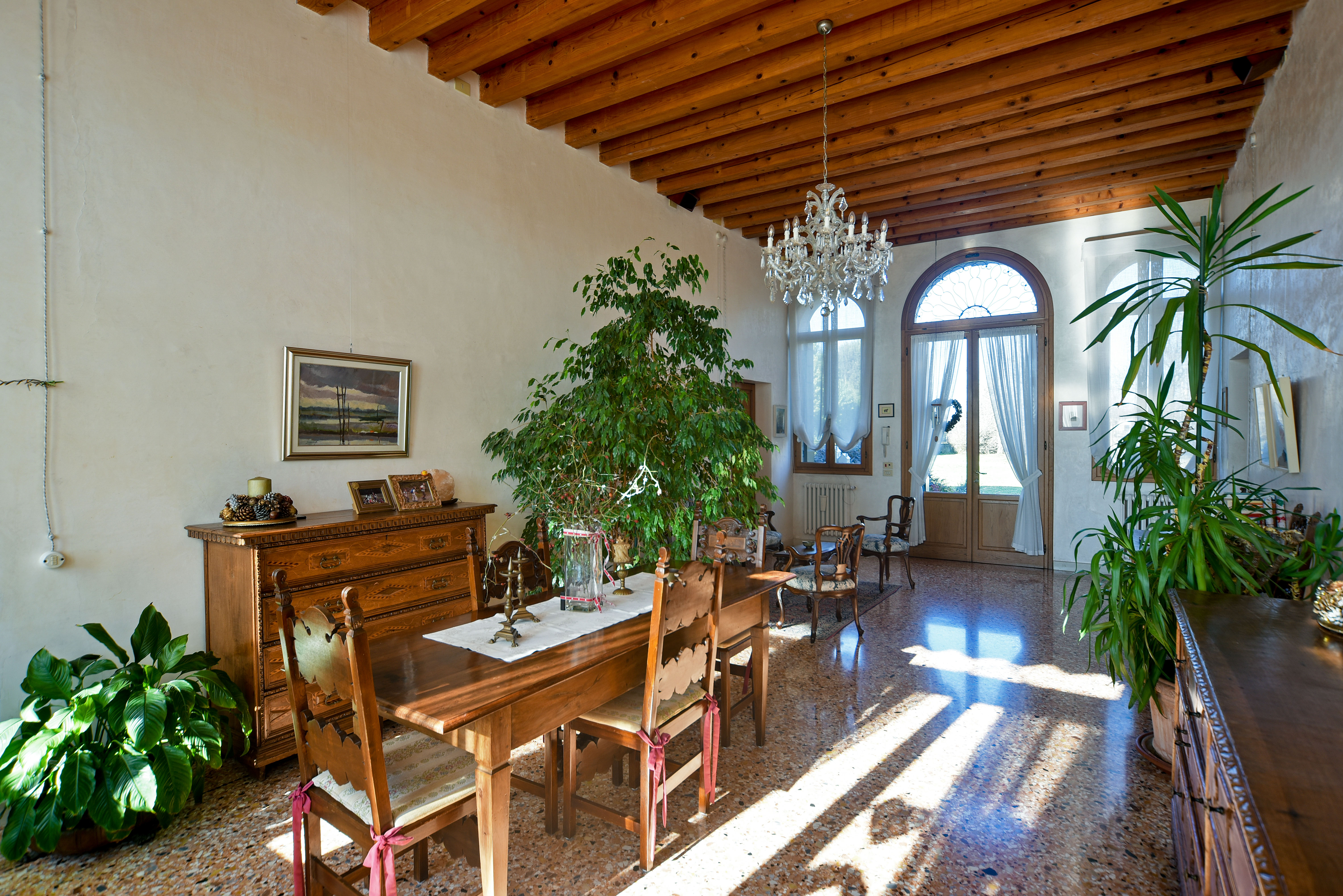 6 Bedroom Villa/Townhouse's Image 5
