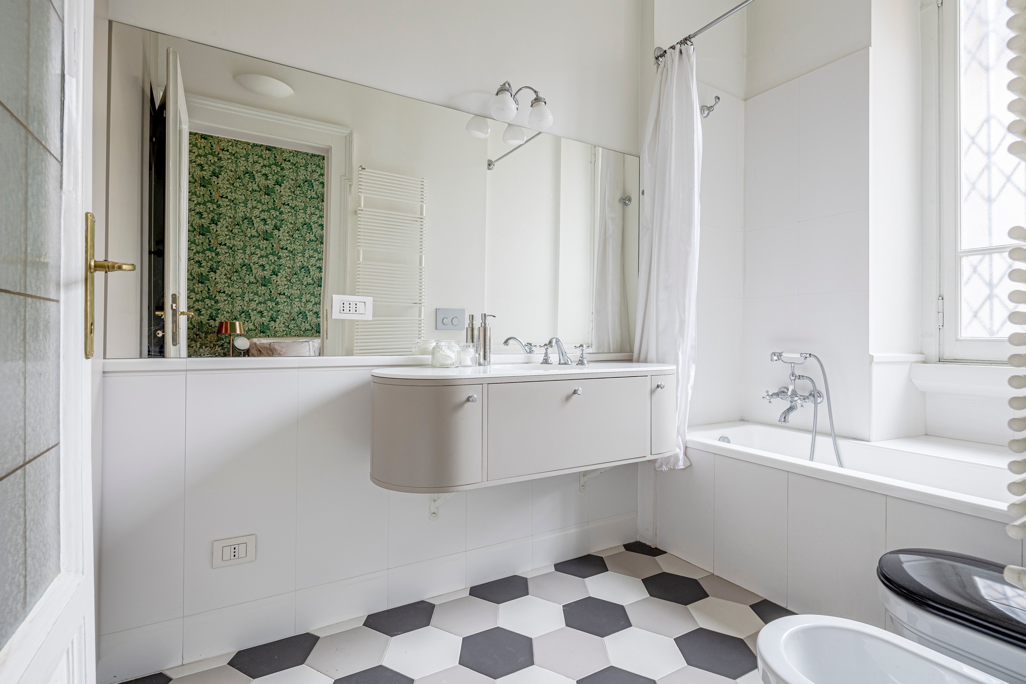 2 Bedroom Apartment/Flat's Image 17