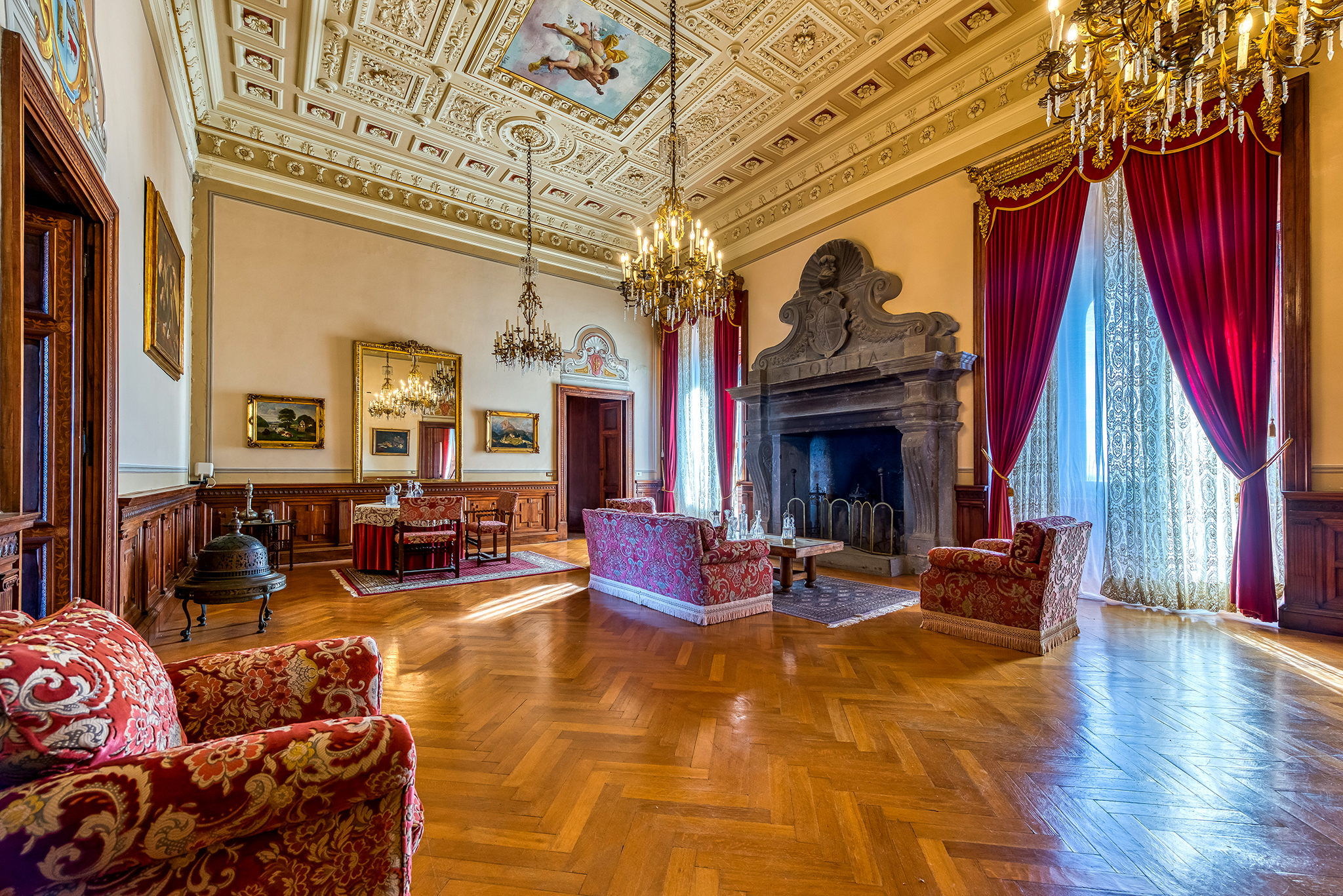 35 Bedroom Chateau's Image 24