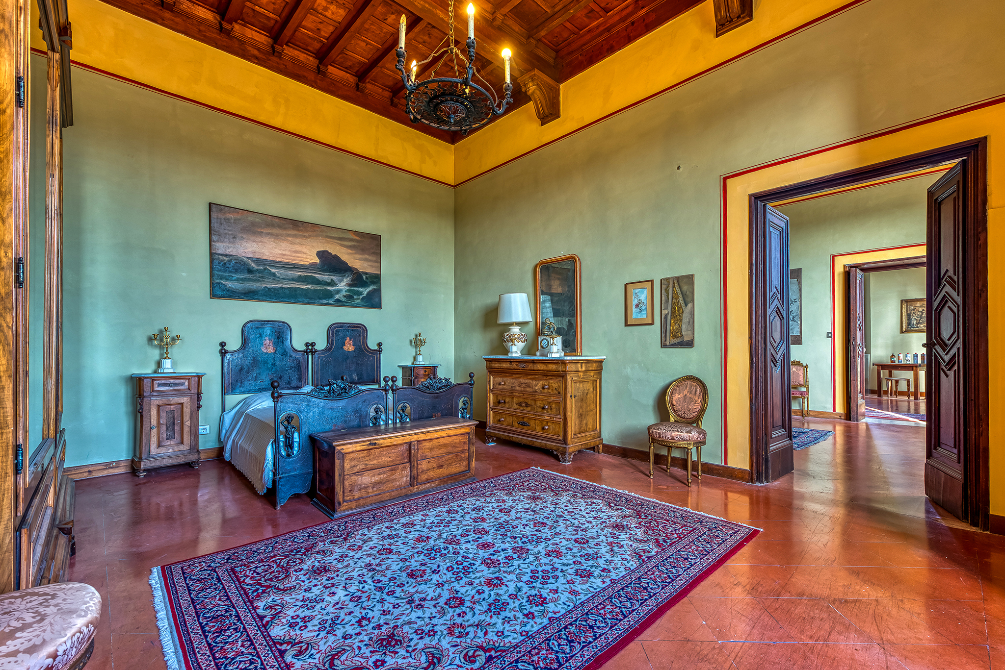 35 Bedroom Chateau's Image 21