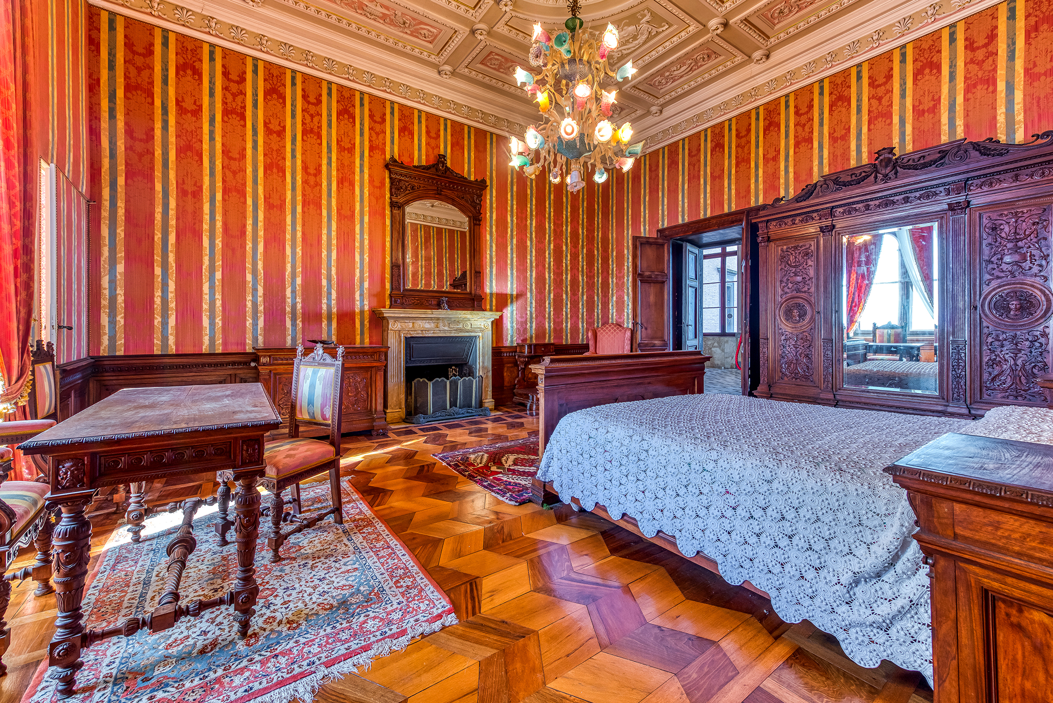 35 Bedroom Chateau's Image 25