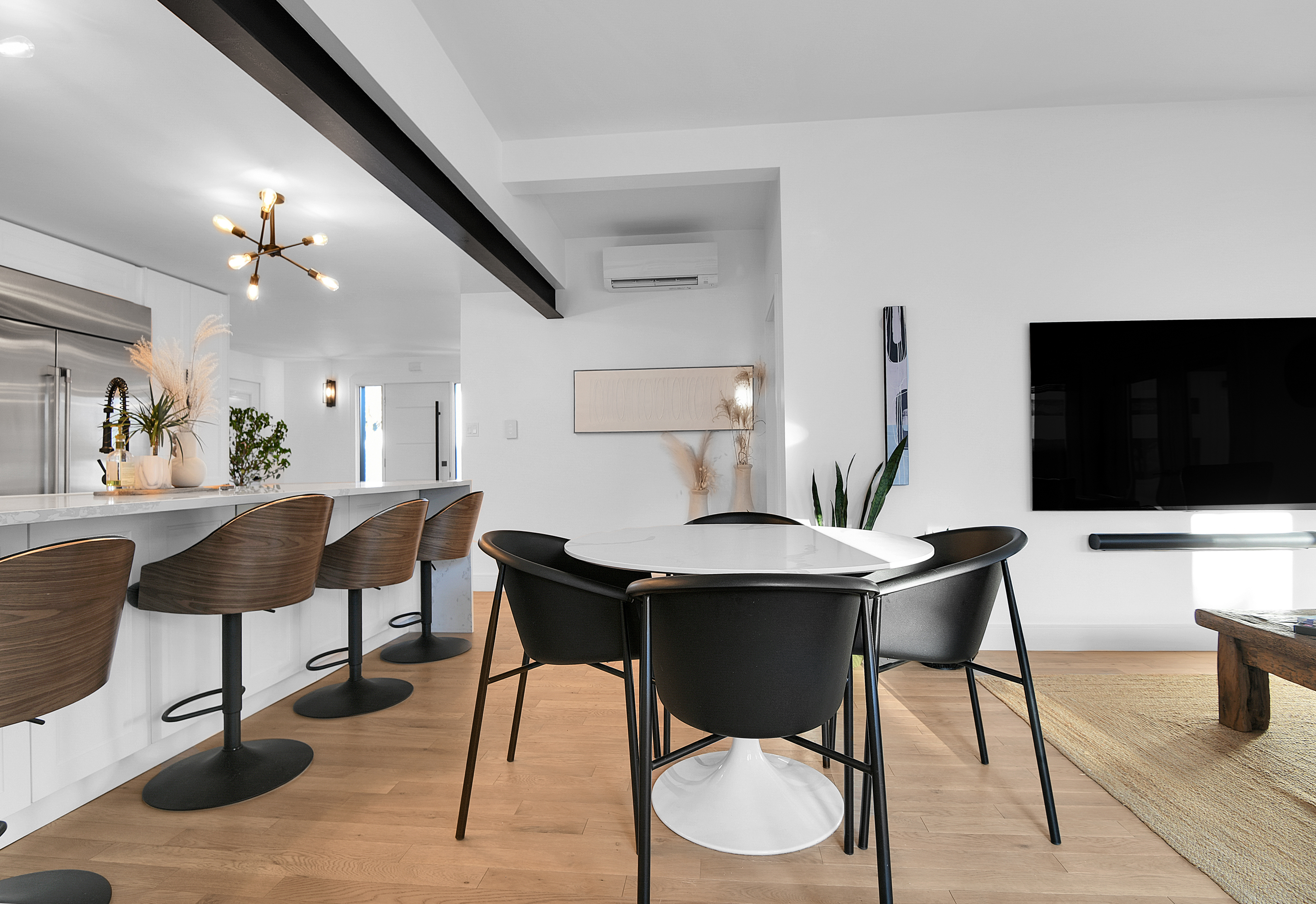 6 Bedroom Single Family Home/House's Image 35