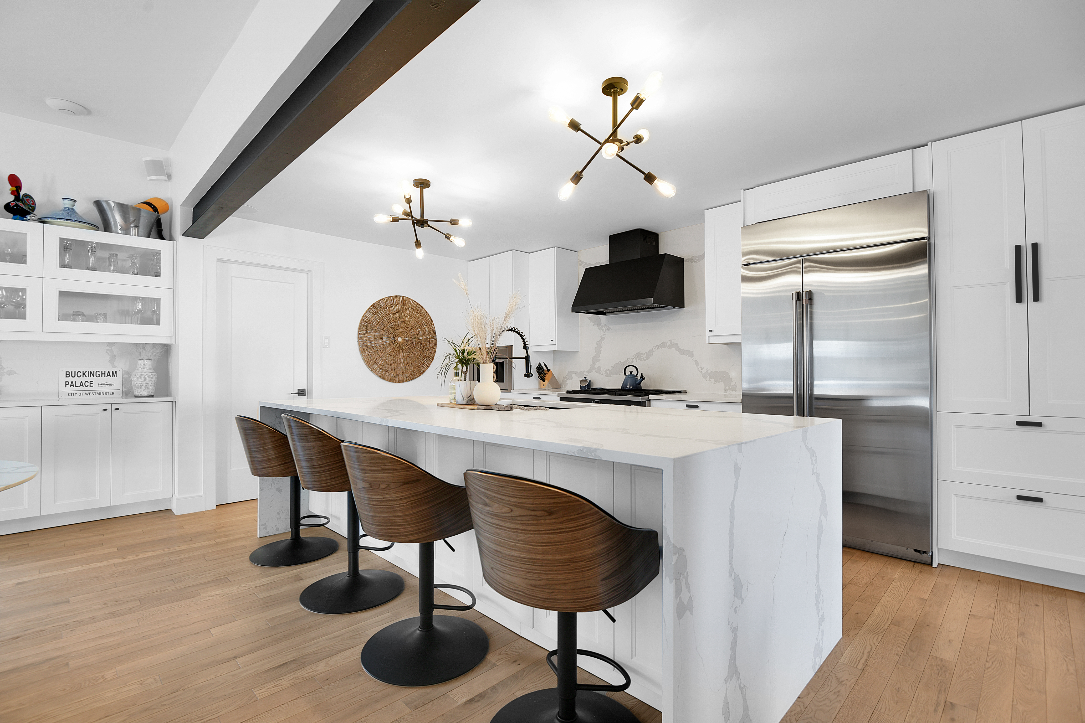 6 Bedroom Single Family Home/House's Image 30