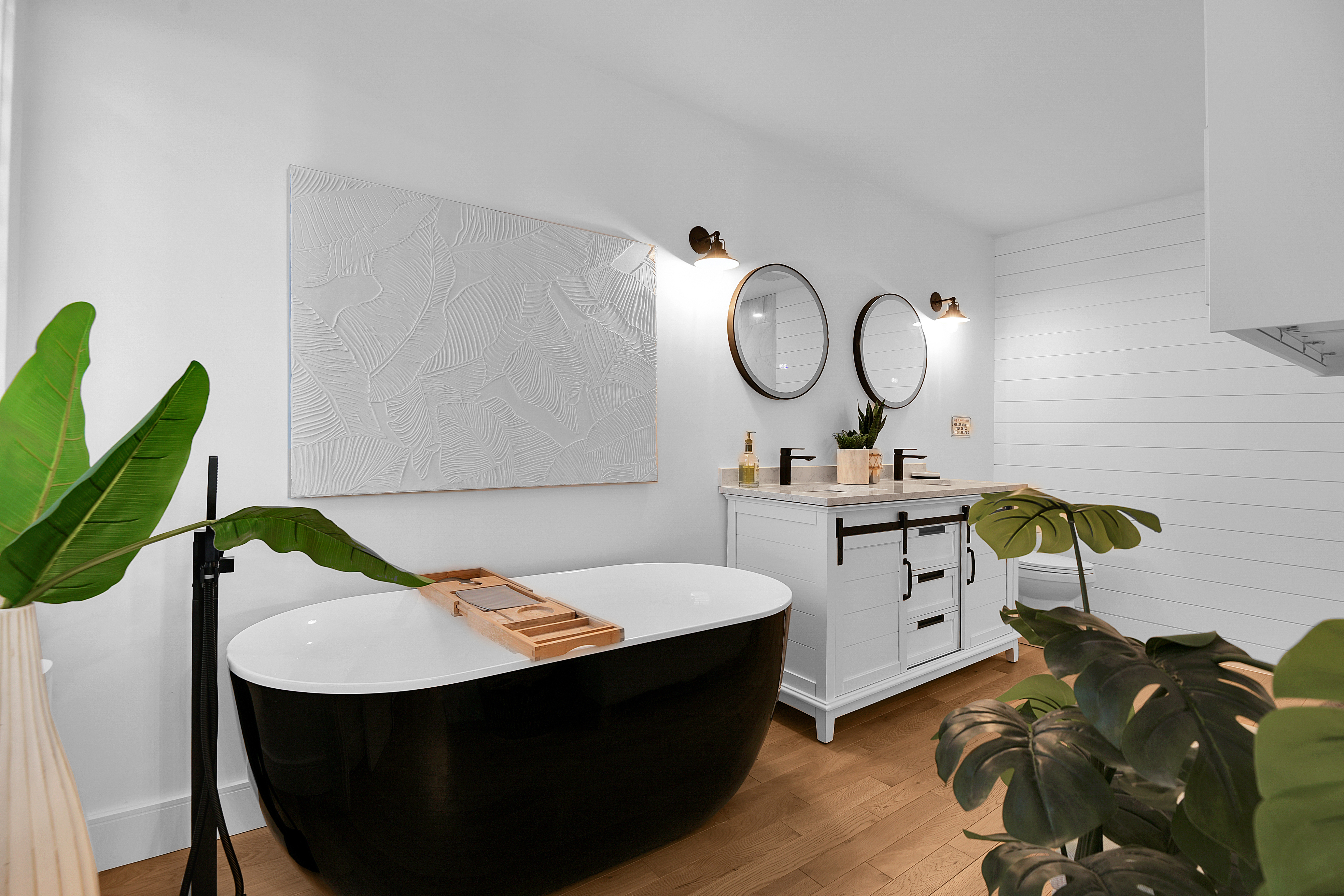 6 Bedroom Single Family Home/House's Image 43