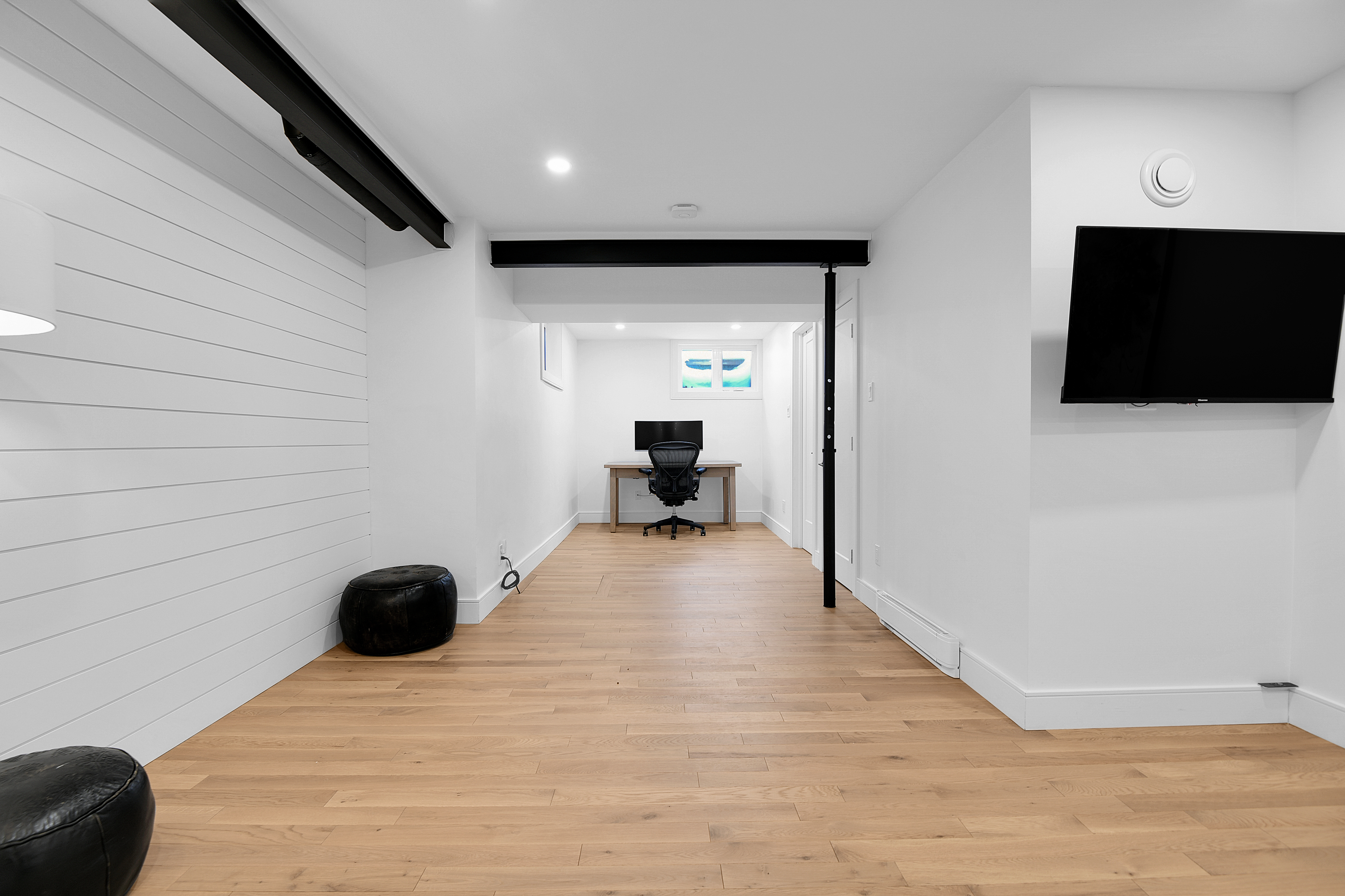 6 Bedroom Single Family Home/House's Image 24