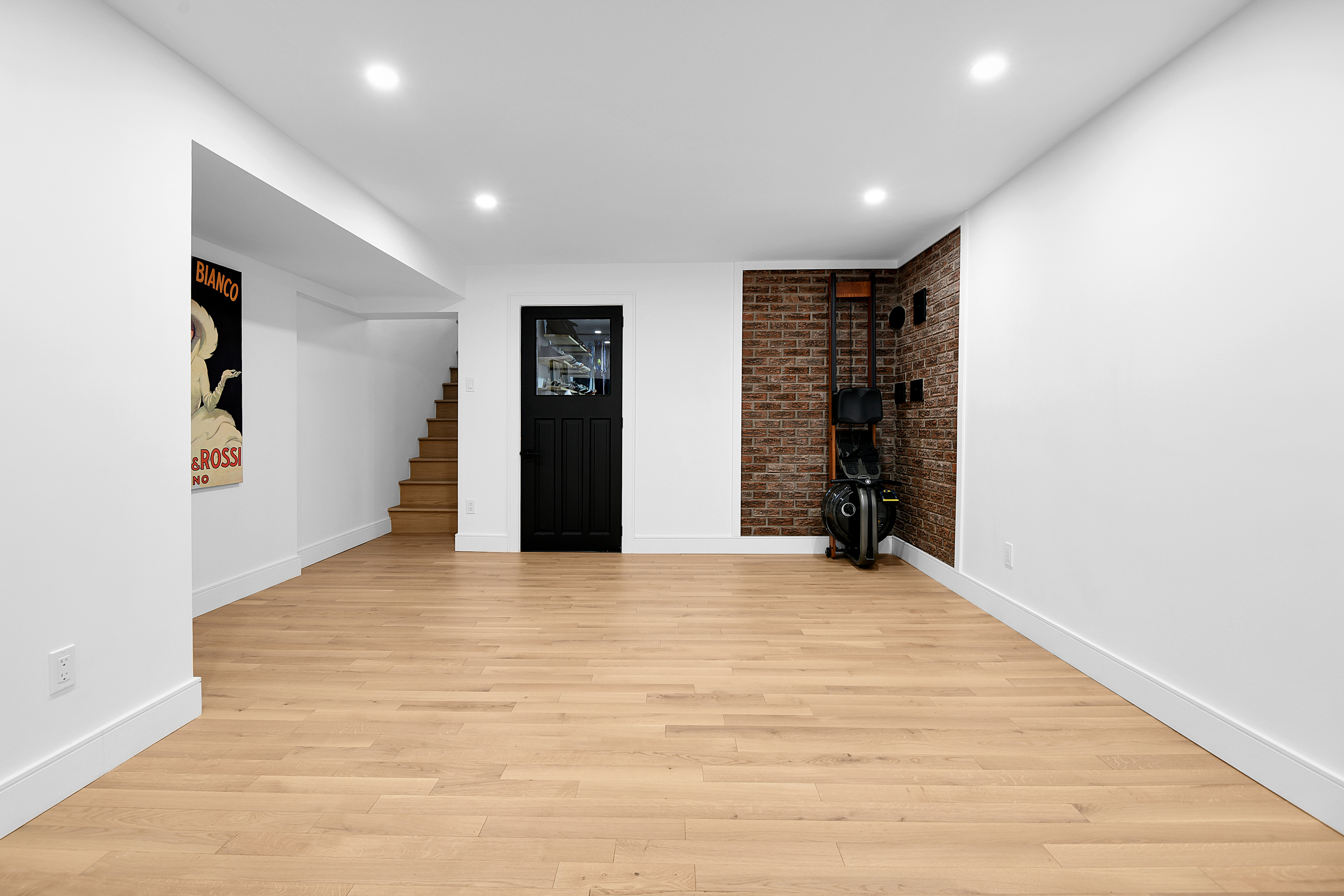6 Bedroom Single Family Home/House's Image 25