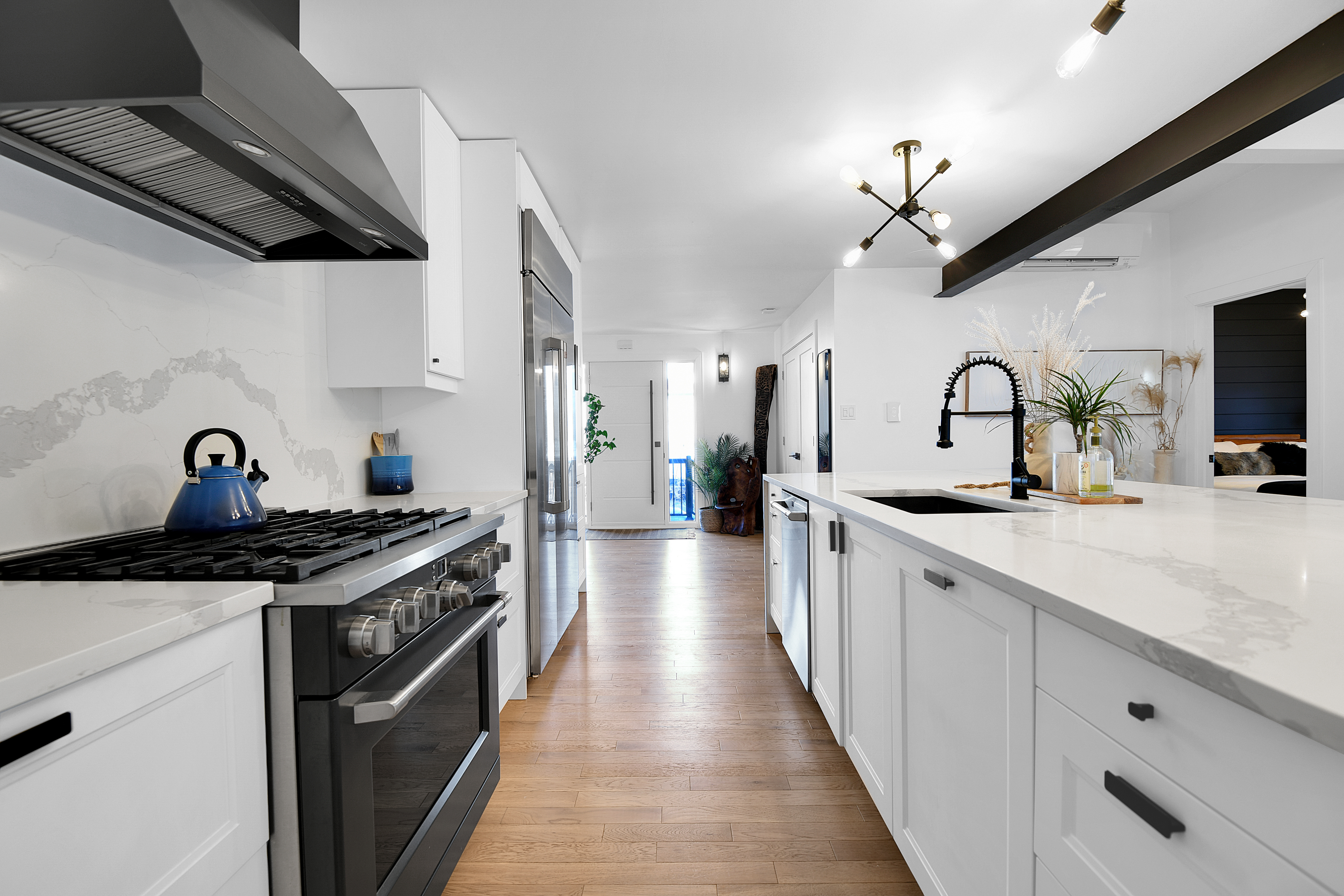 6 Bedroom Single Family Home/House's Image 32
