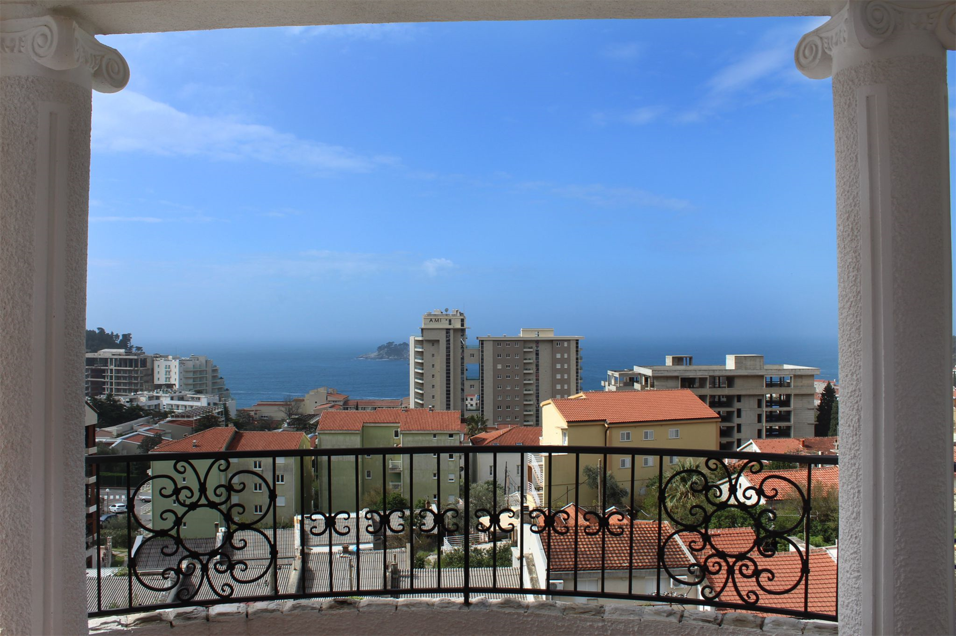 7 Bedroom Villa/Townhouse's Image 4