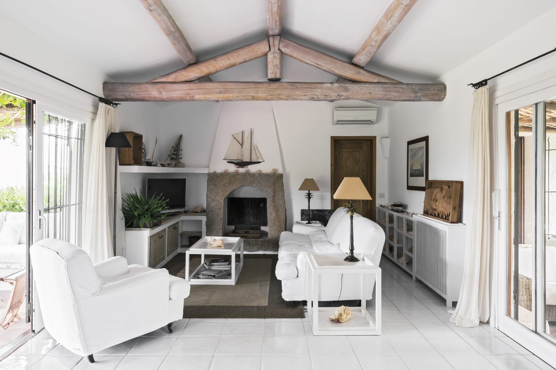 7 Bedroom Estate's Image 3