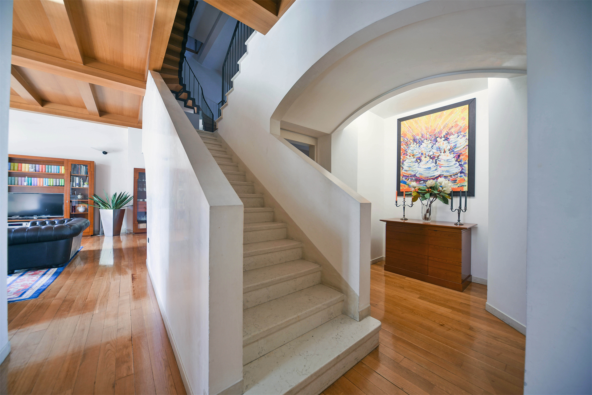 5 Bedroom Villa/Townhouse's Image 6
