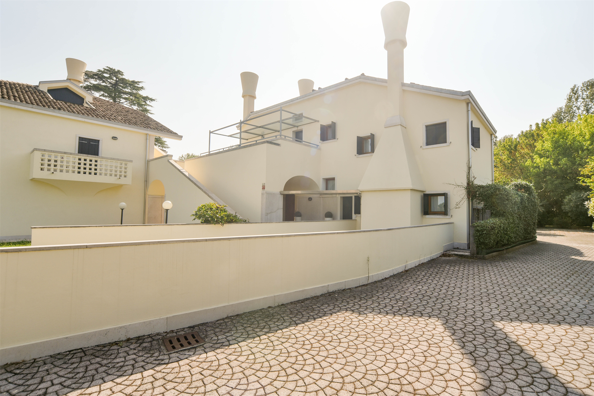 5 Bedroom Villa/Townhouse's Image 16