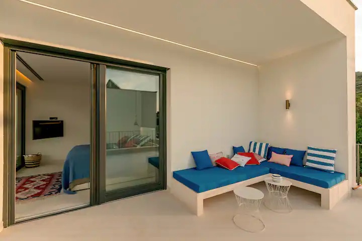 9 Bedroom Villa/Townhouse's Image 9