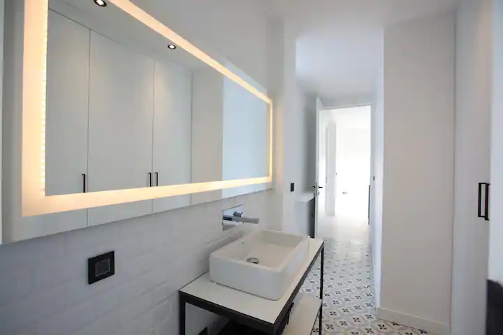 9 Bedroom Villa/Townhouse's Image 28