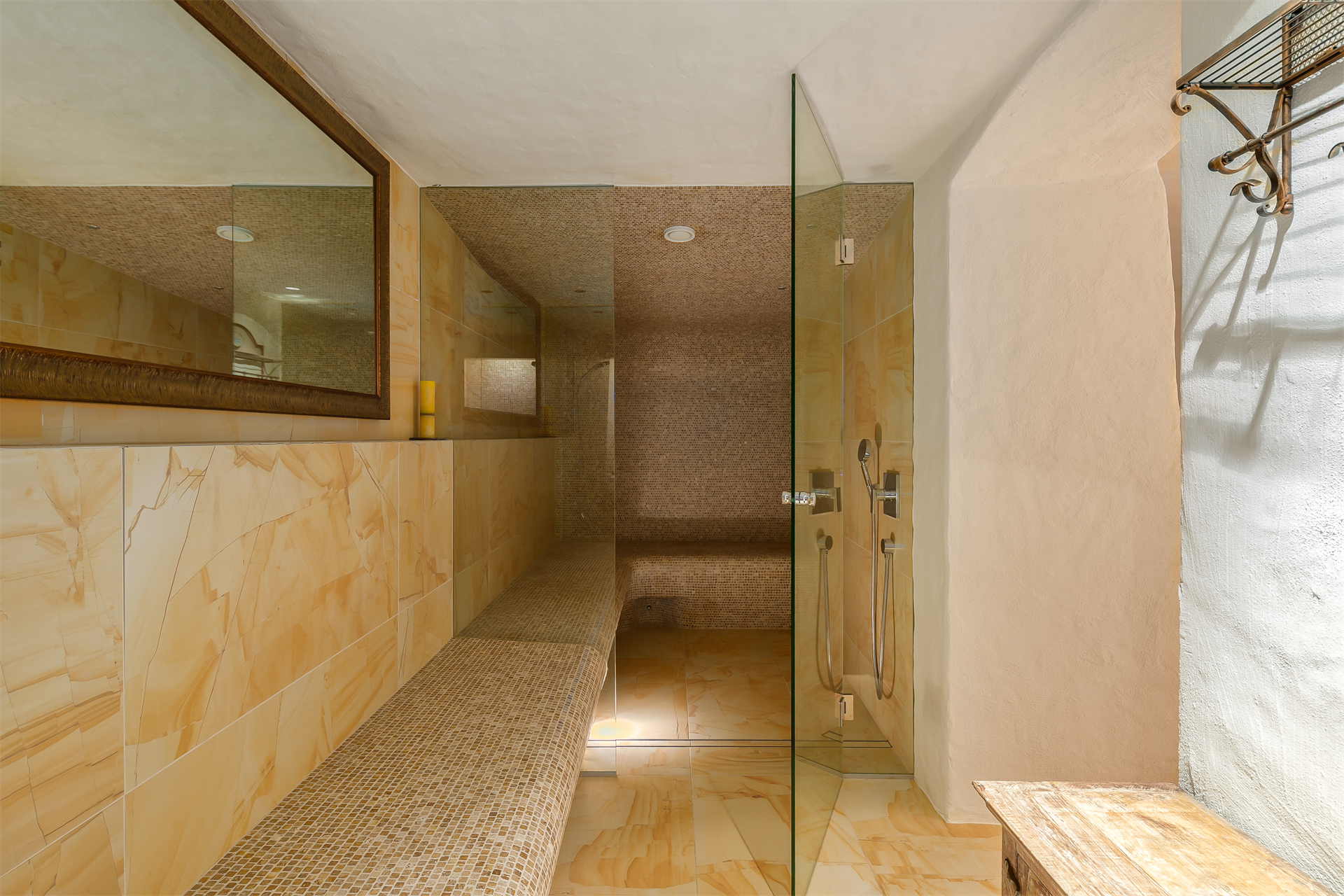 5 Bedroom Villa/Townhouse's Image 20
