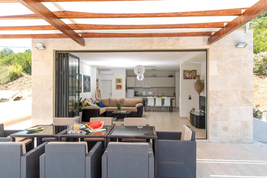 4 Bedroom Villa/Townhouse's Image 4