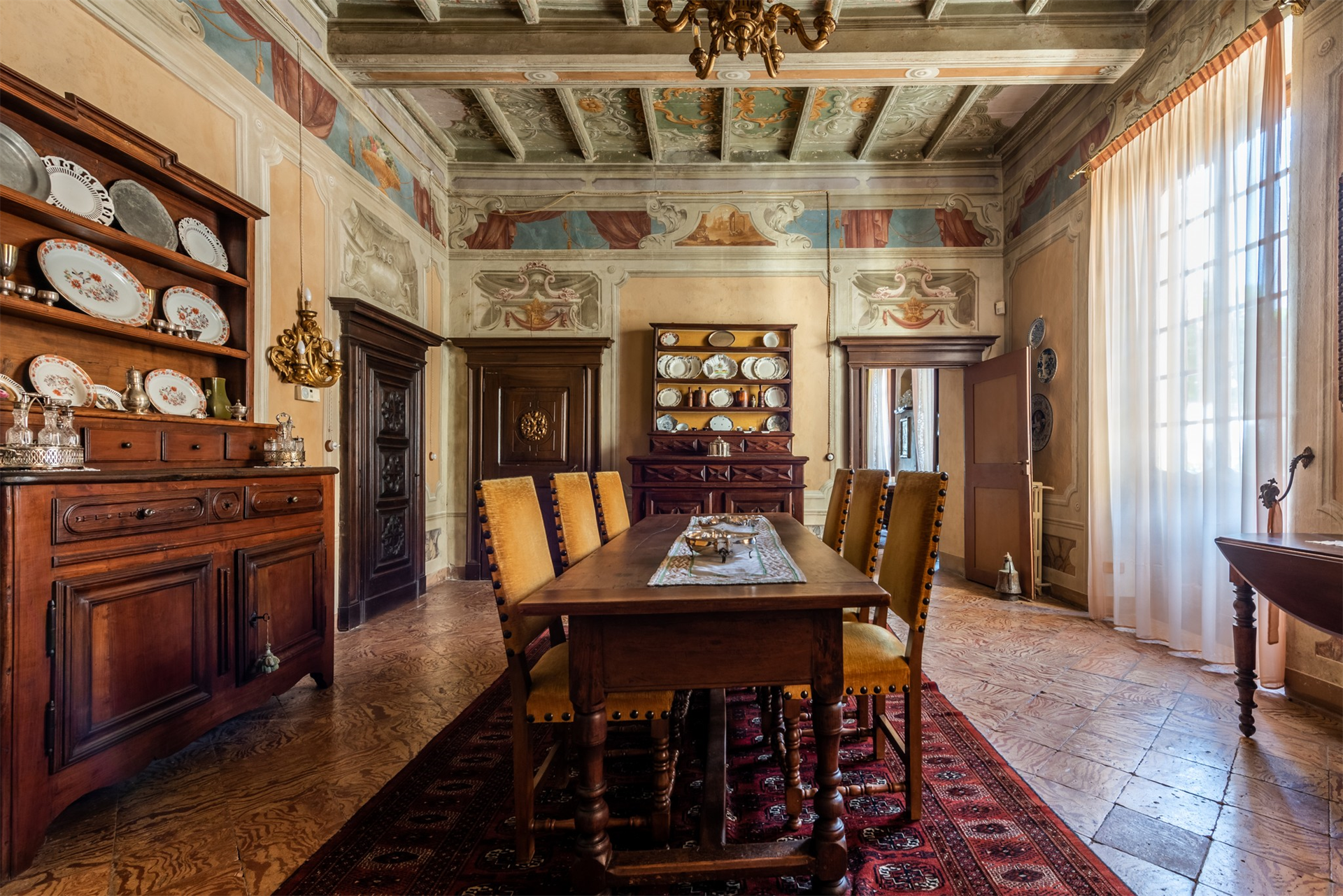 5 Bedroom Estate's Image 7
