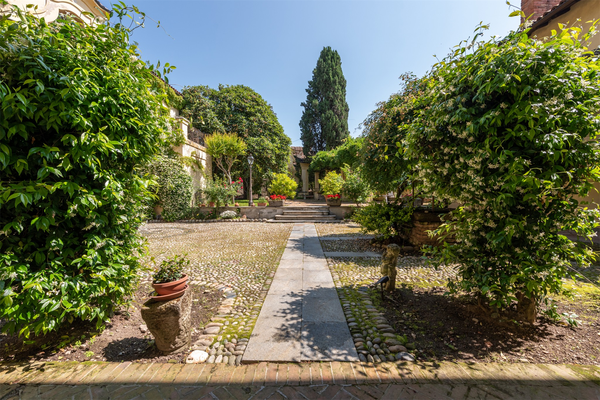 5 Bedroom Estate's Image 14