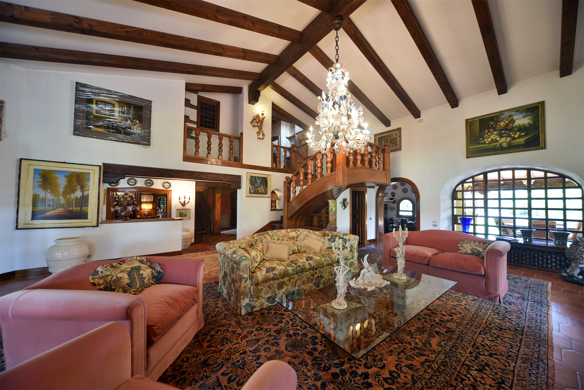 6 Bedroom Villa/Townhouse's Image 12