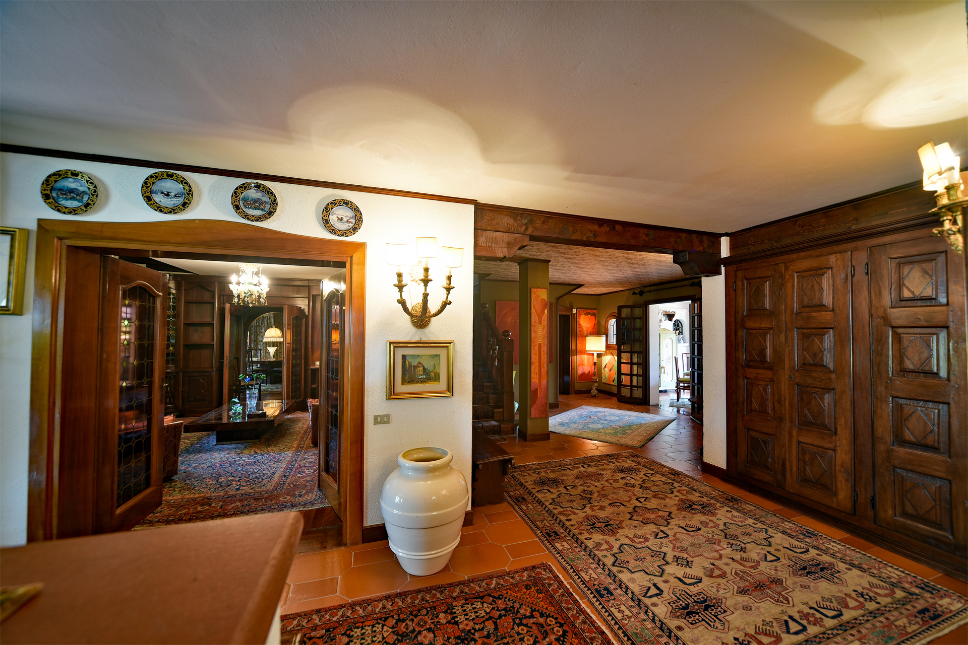 6 Bedroom Villa/Townhouse's Image 17