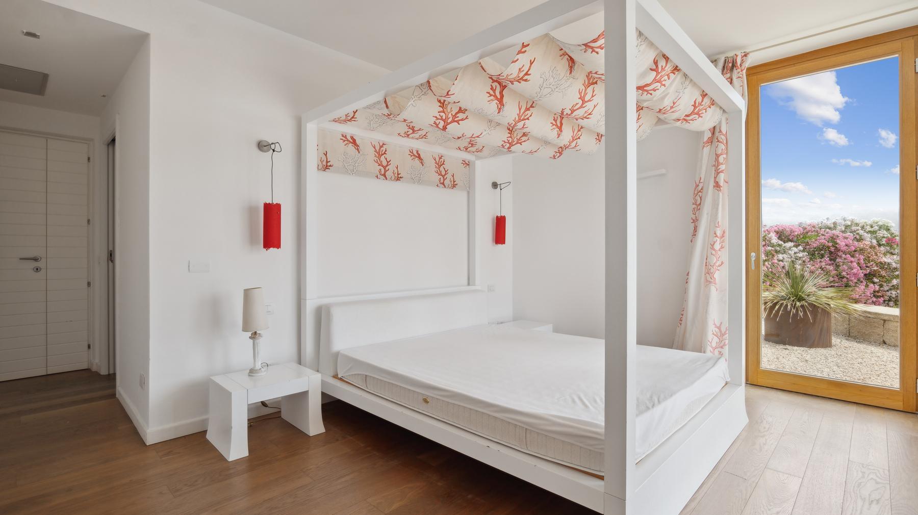 5 Bedroom Villa/Townhouse's Image 13