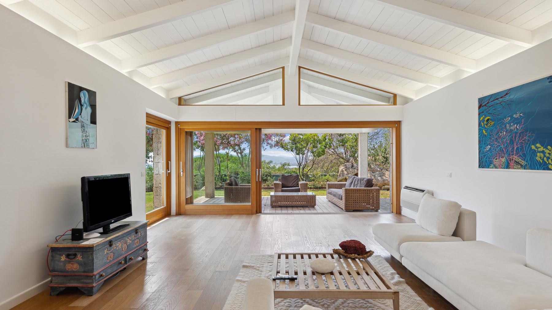 5 Bedroom Villa/Townhouse's Image 6