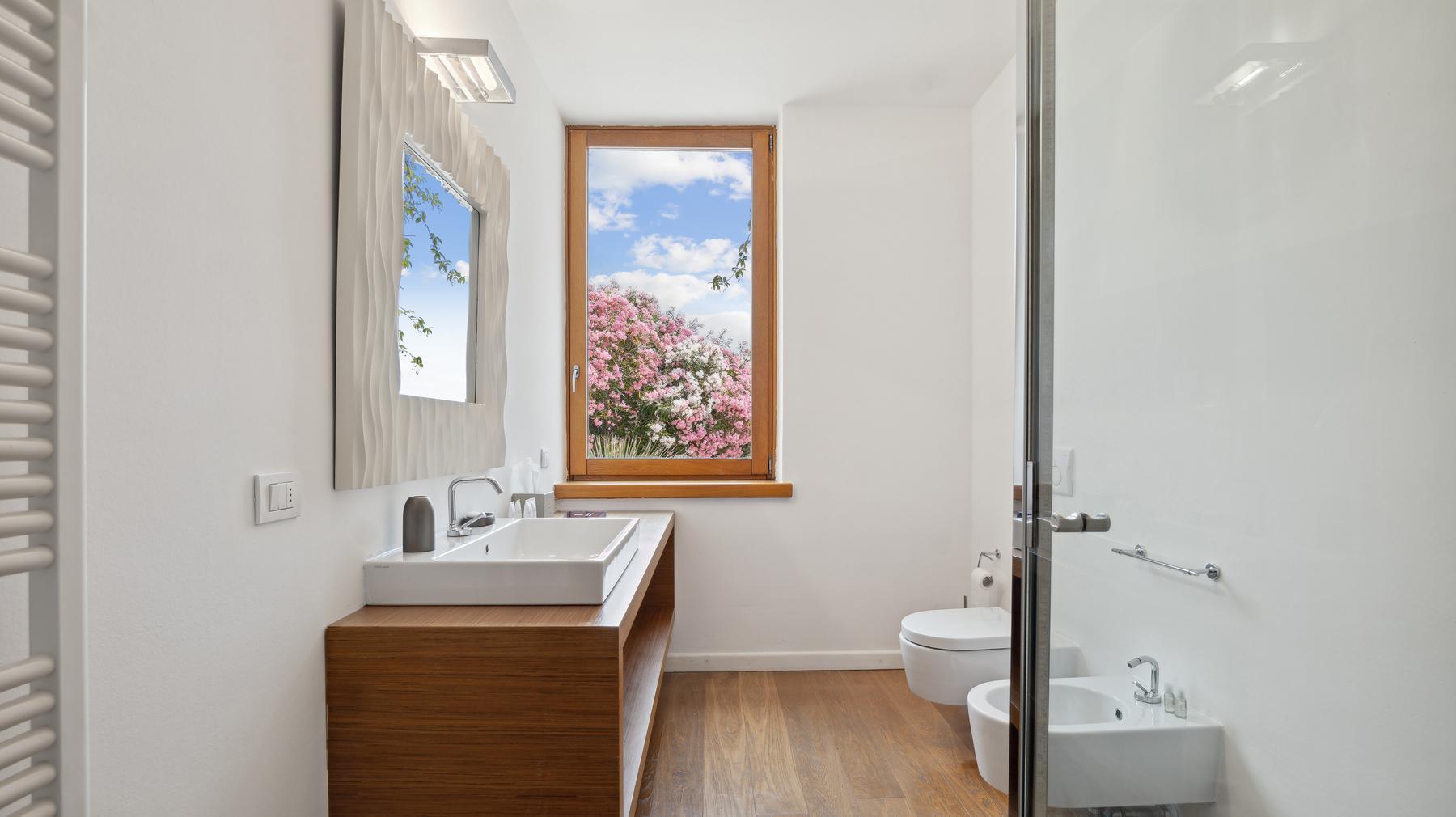 5 Bedroom Villa/Townhouse's Image 16
