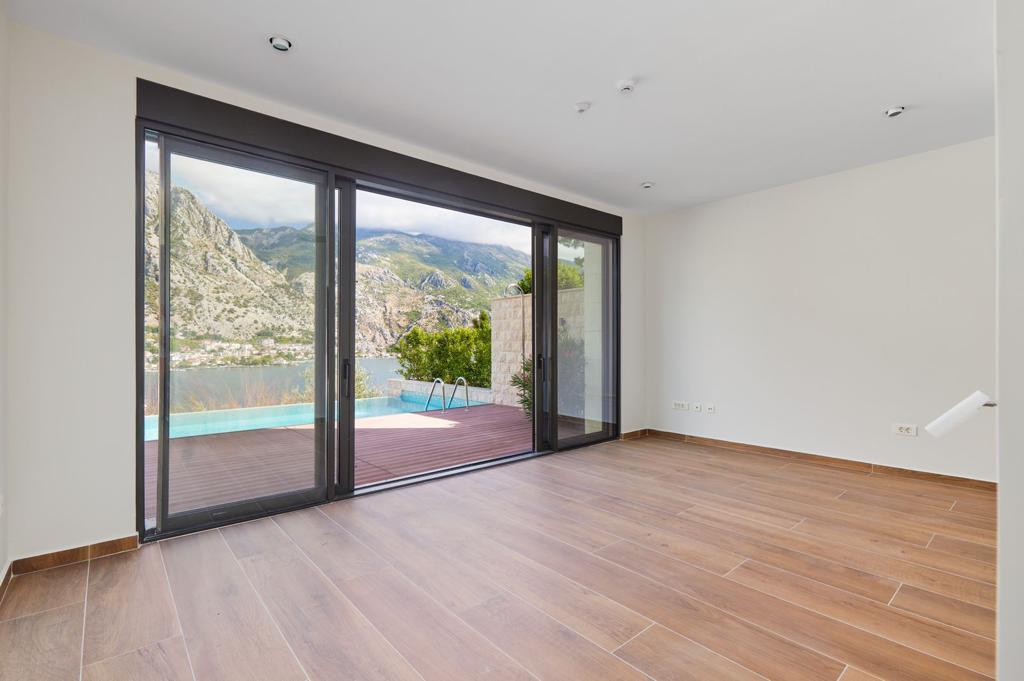 4 Bedroom Villa/Townhouse's Image 4