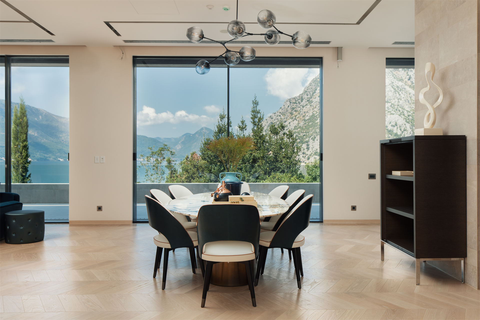4 Bedroom Villa/Townhouse's Image 10
