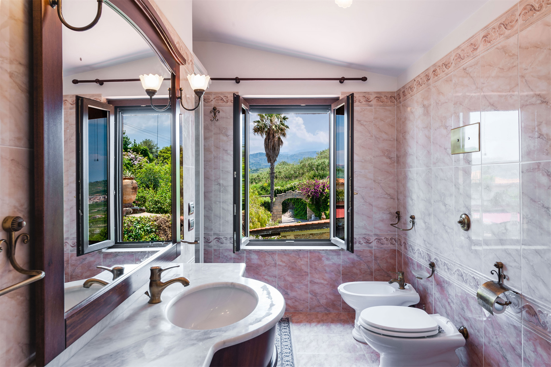 20 Bedroom Villa/Townhouse's Image 23