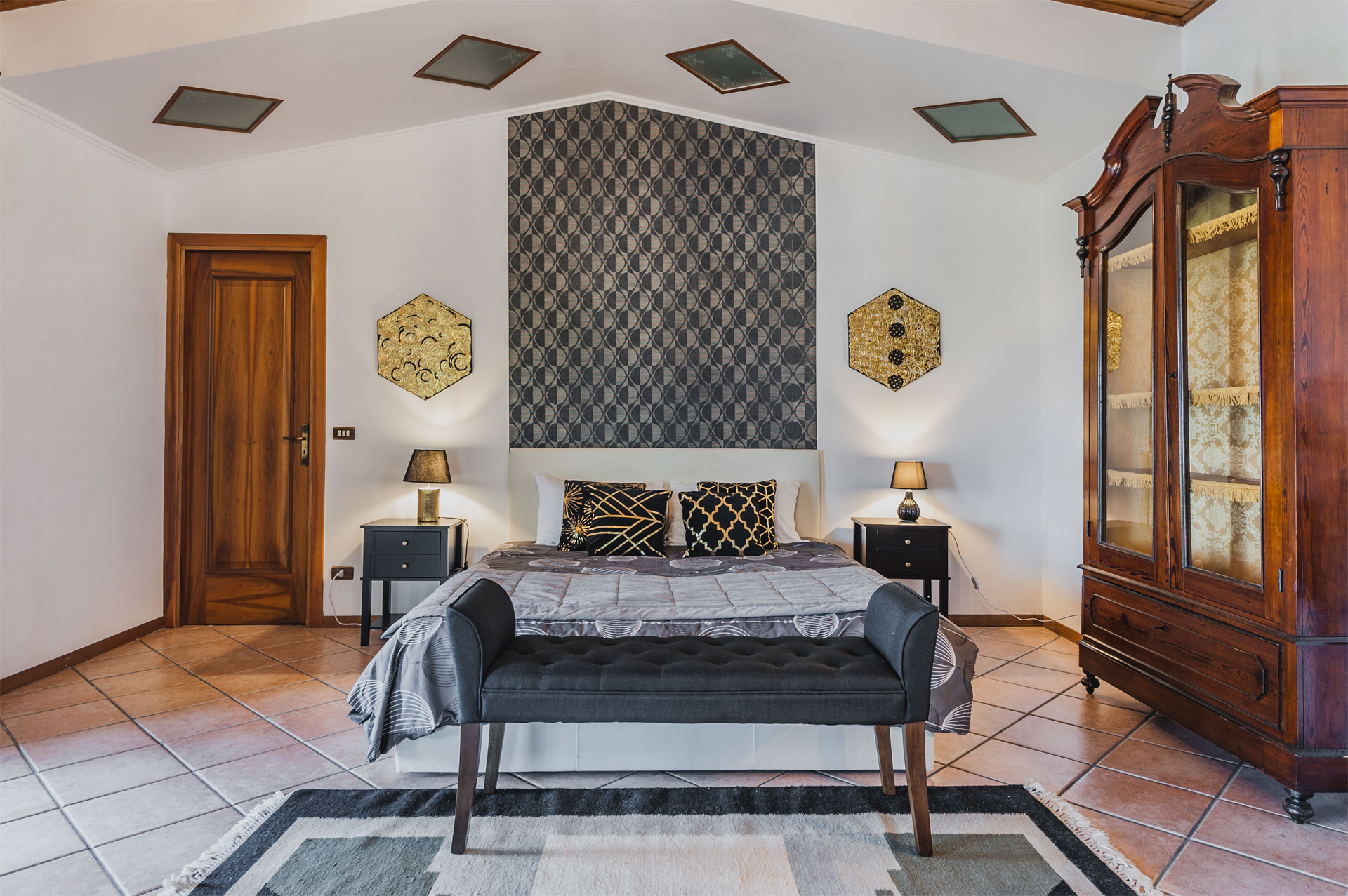 20 Bedroom Villa/Townhouse's Image 17