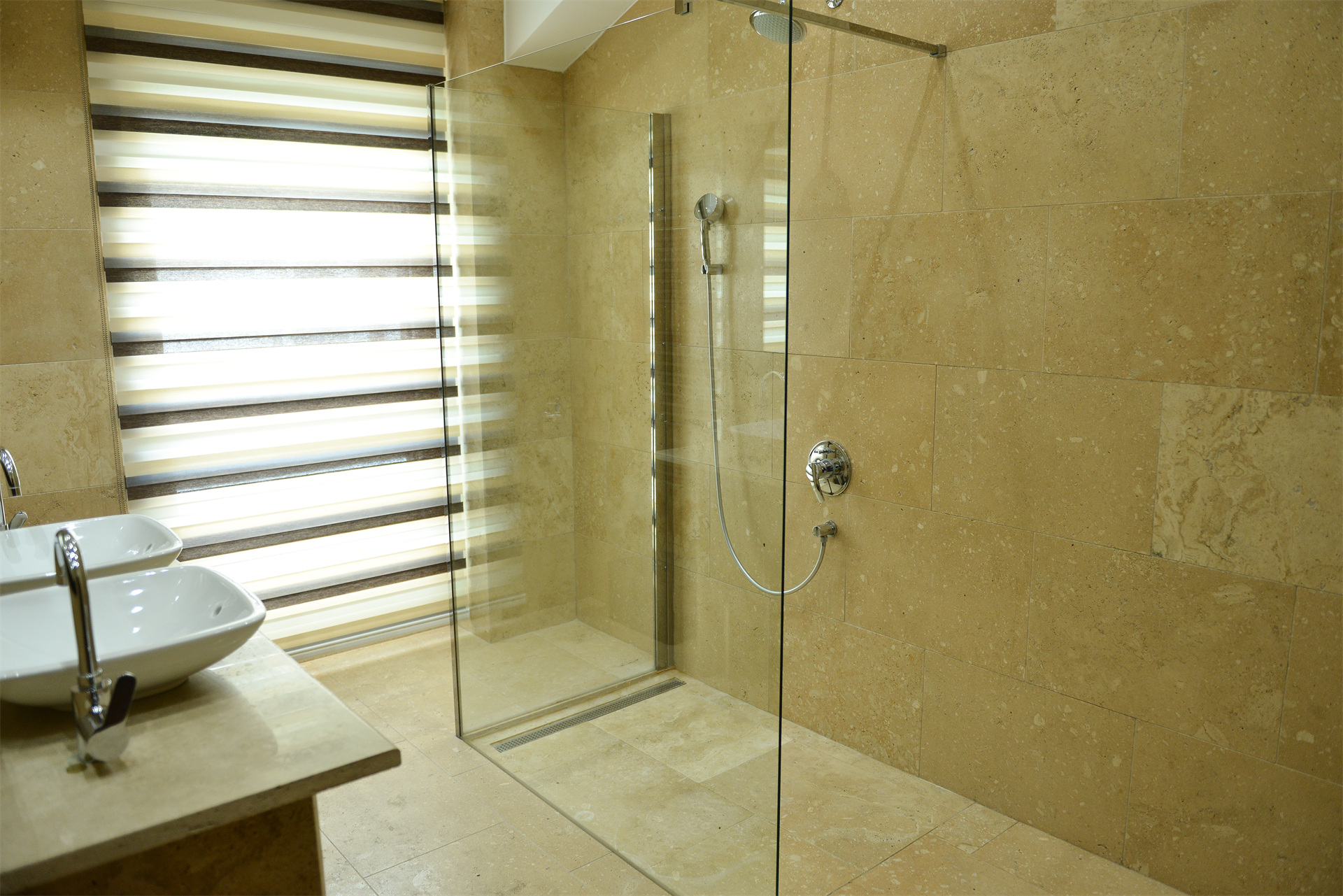 3 Bedroom Apartment/Flat's Image 3