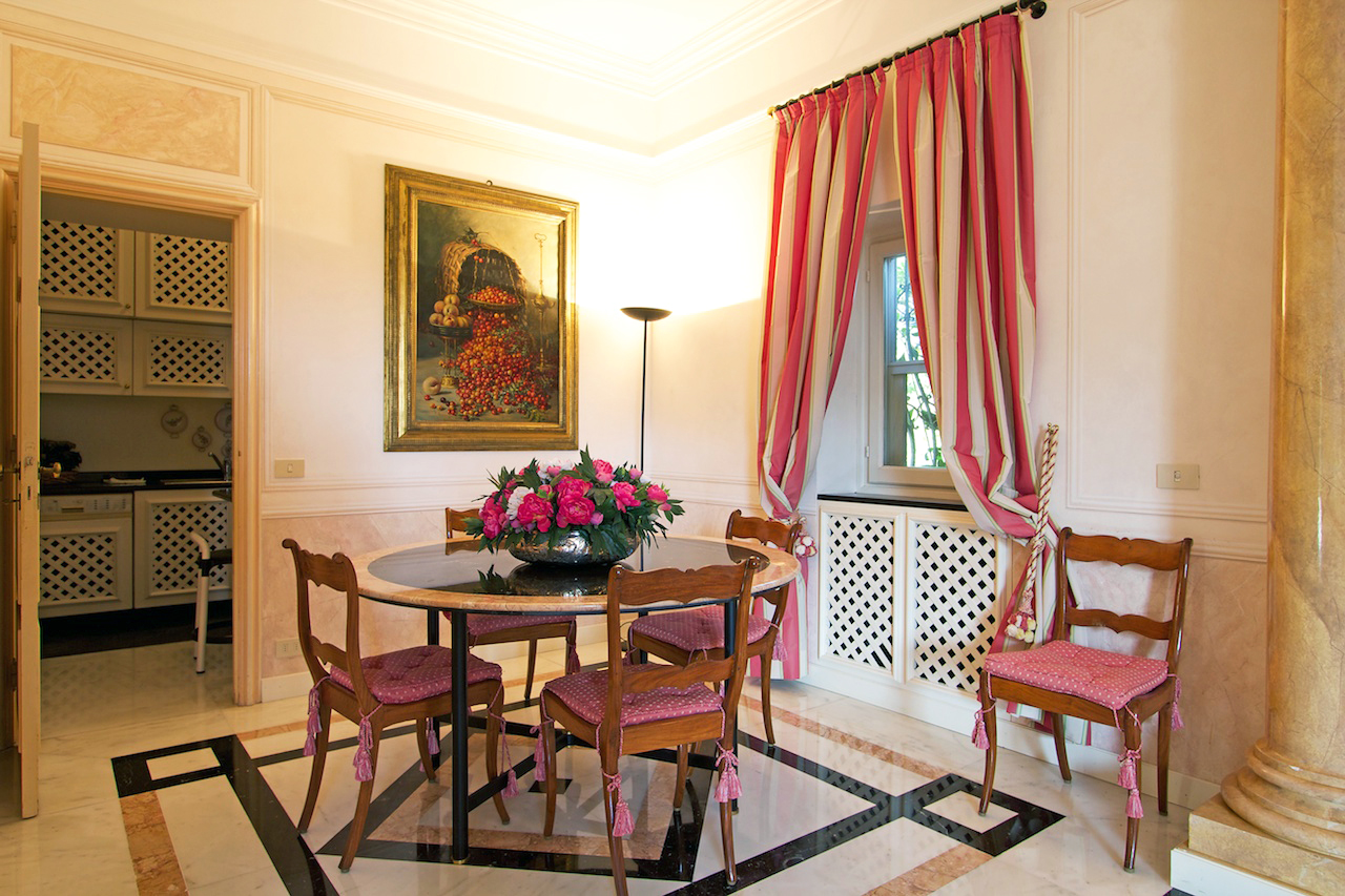 4 Bedroom Villa/Townhouse's Image 10