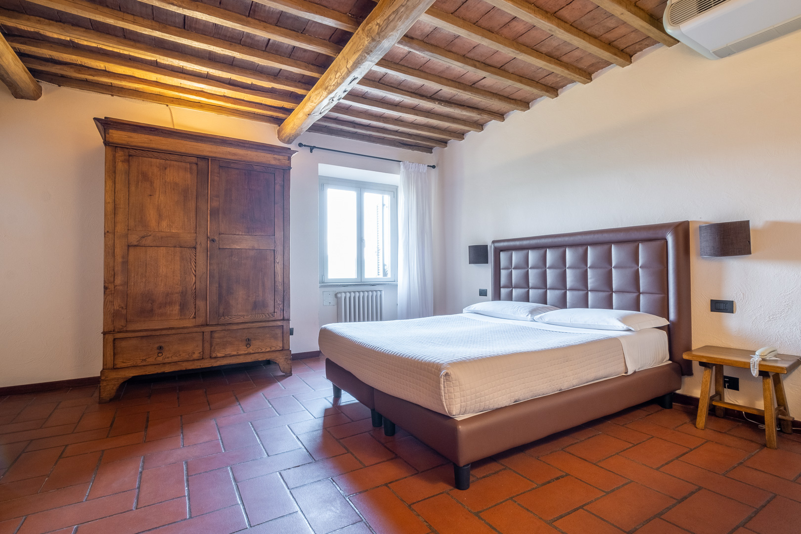 12 Bedroom Estate's Image 20