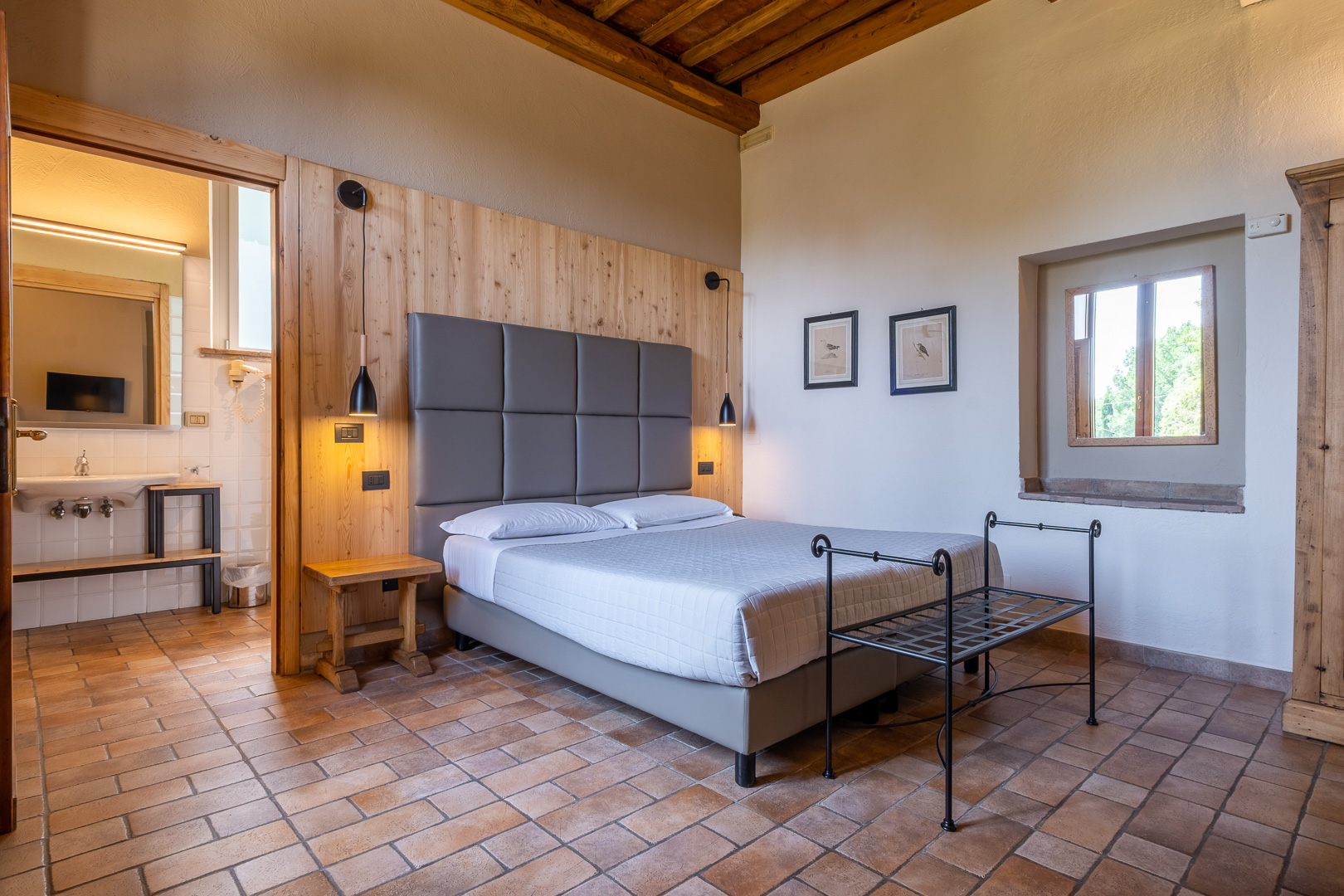 12 Bedroom Estate's Image 24