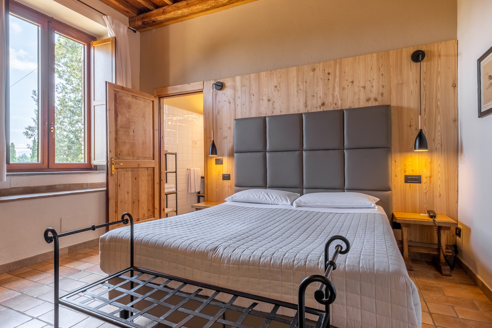 12 Bedroom Estate's Image 25