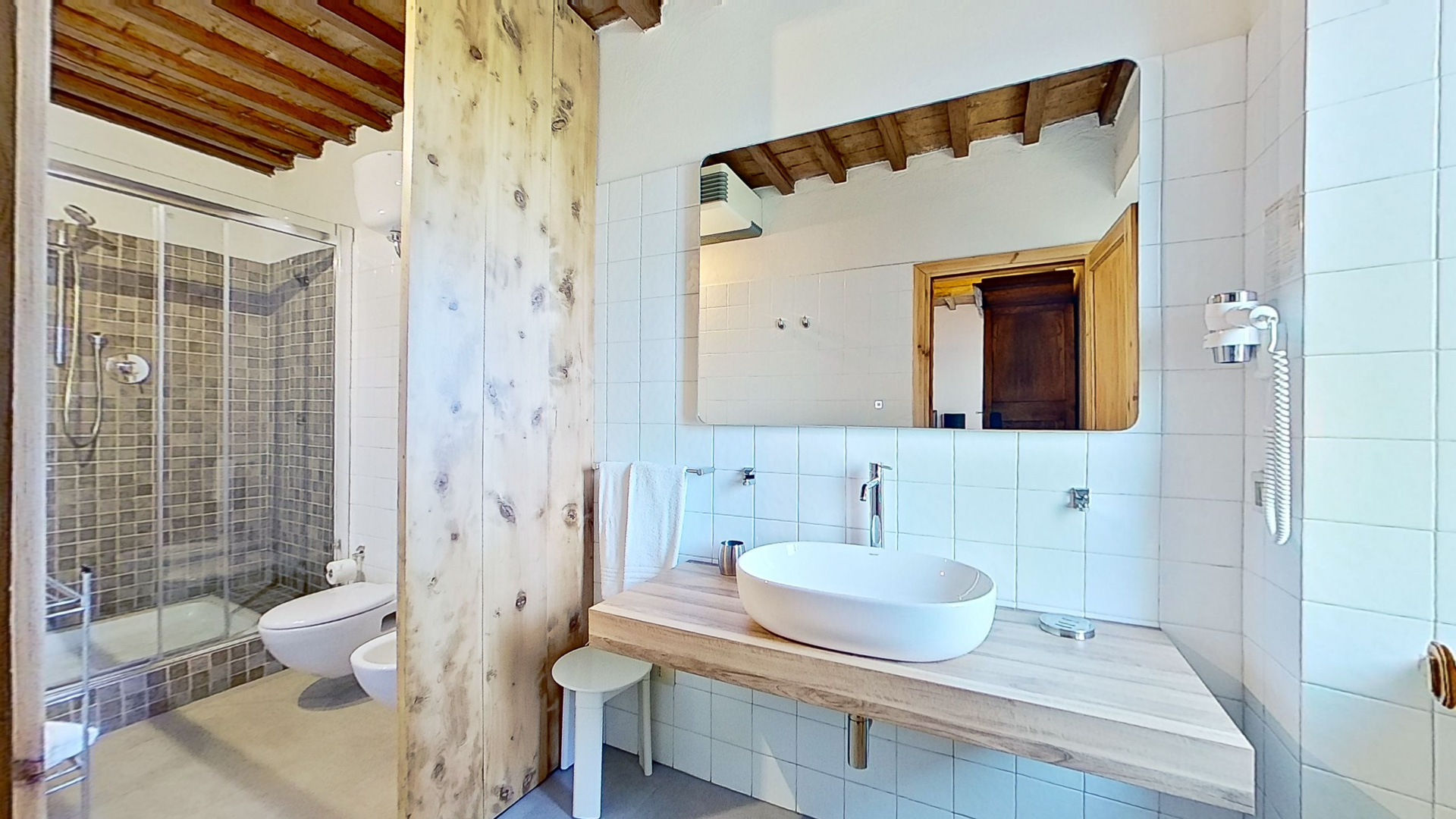 12 Bedroom Estate's Image 17