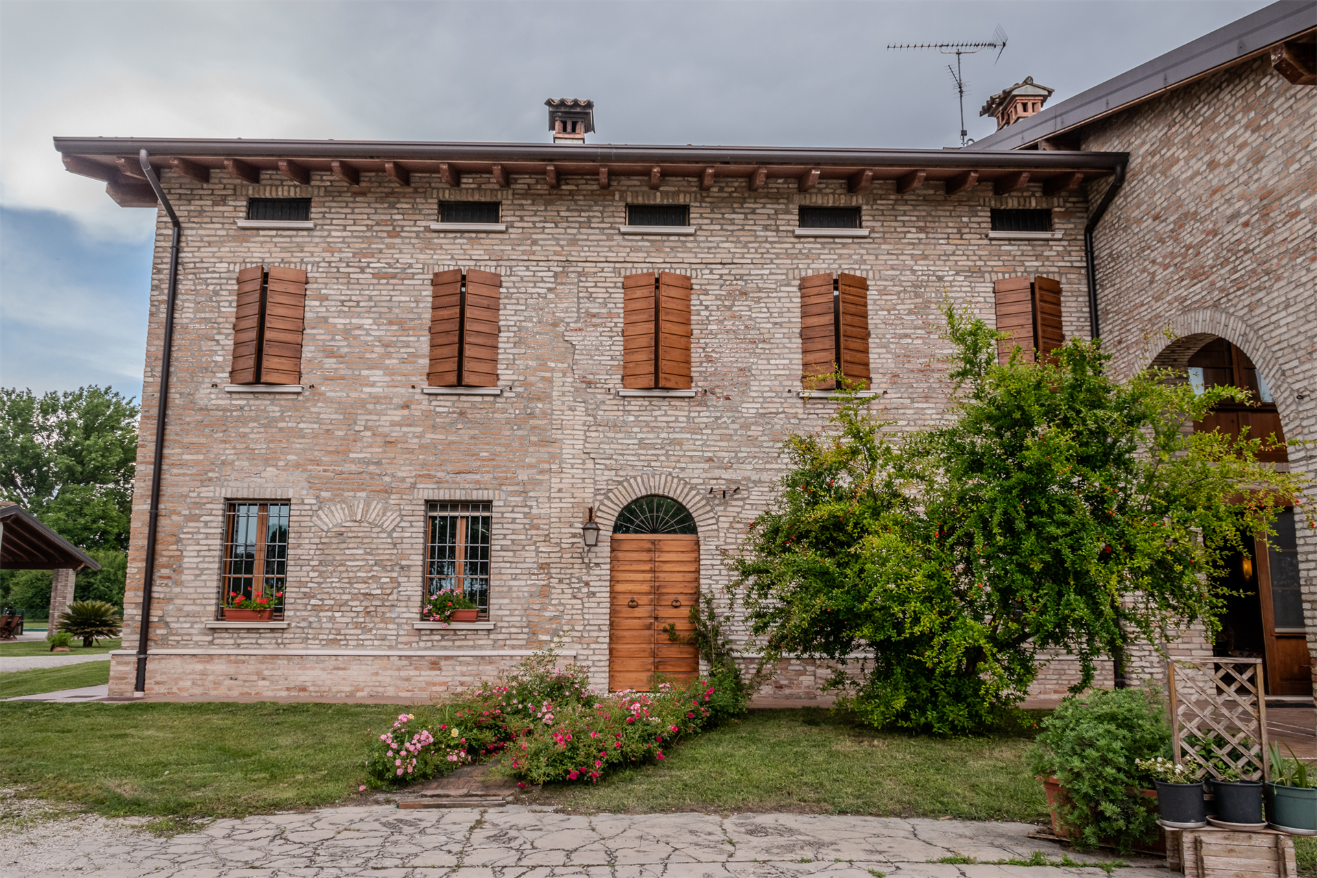 Listing image