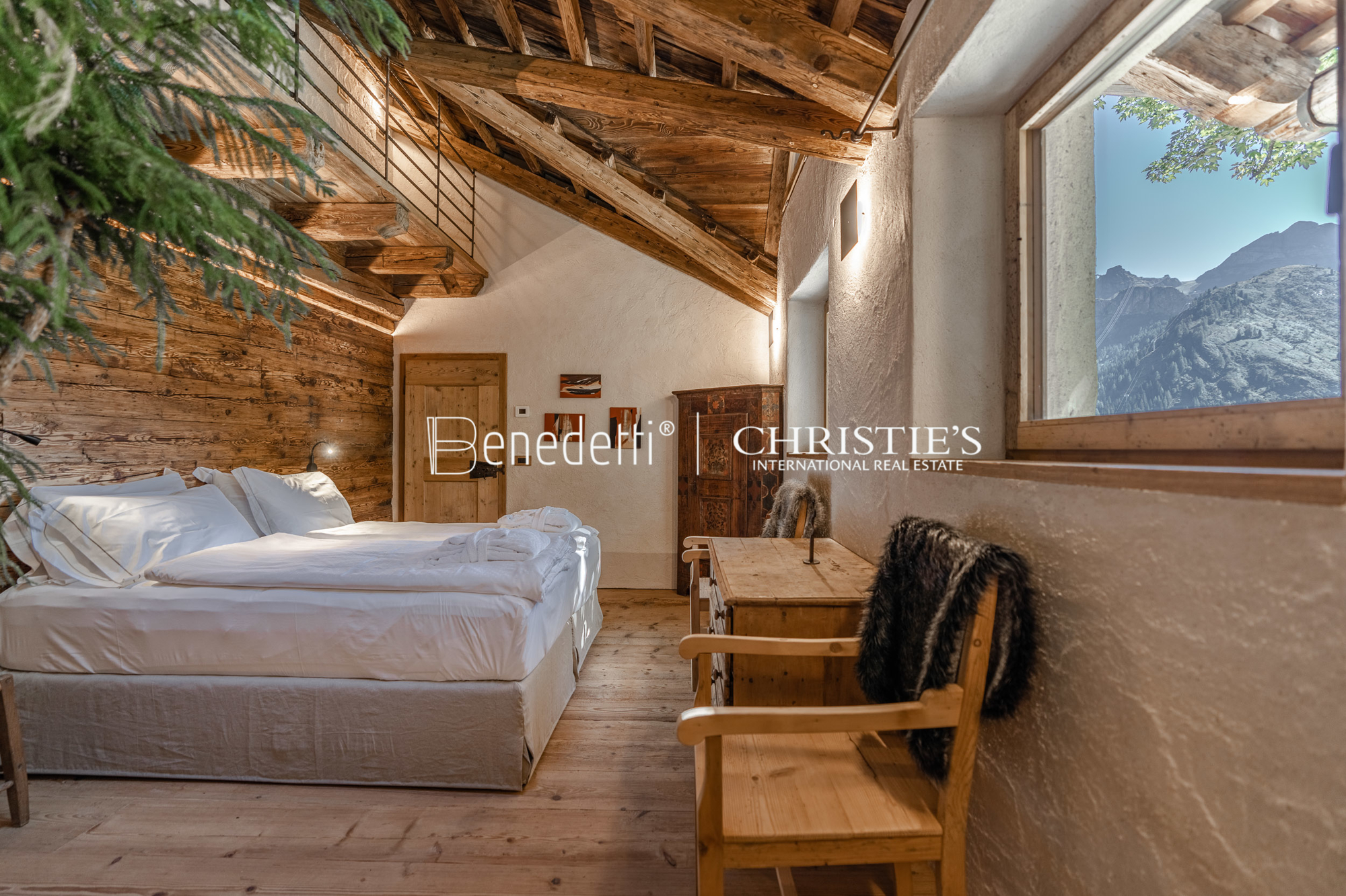 7 Bedroom Chalet's Image 11