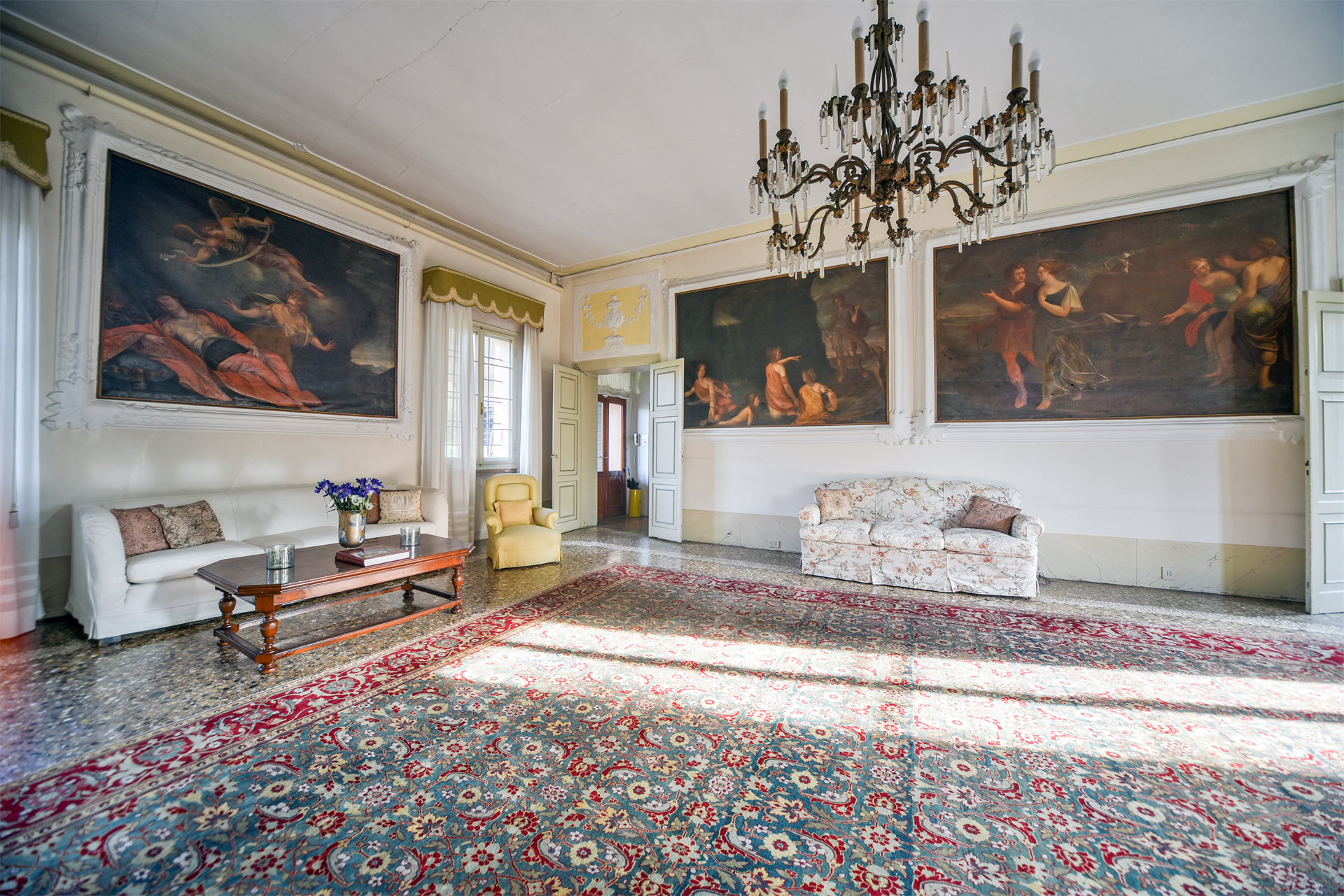 4 Bedroom Villa/Townhouse's Image 4