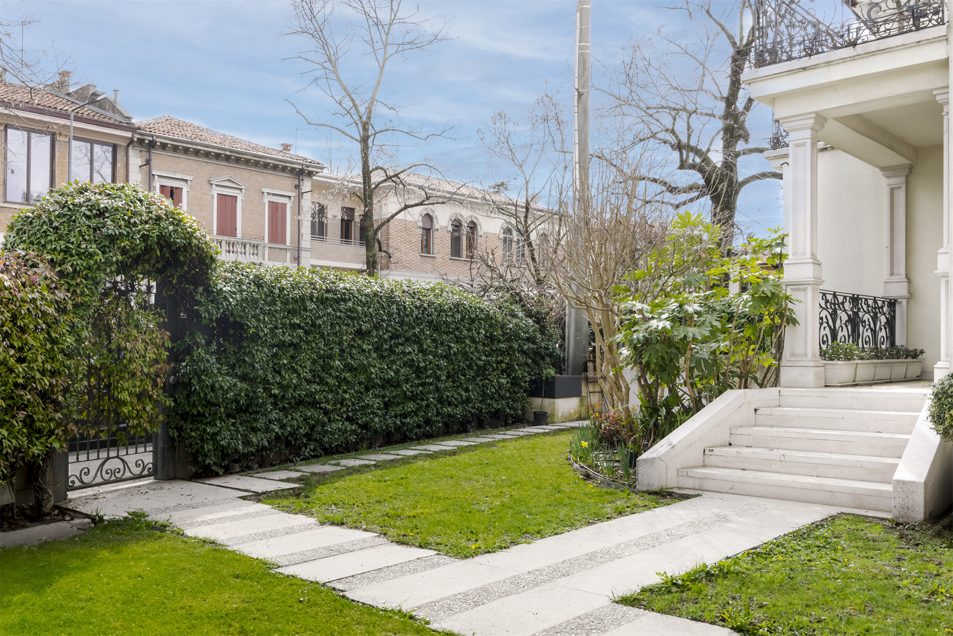 4 Bedroom Villa/Townhouse's Image 4