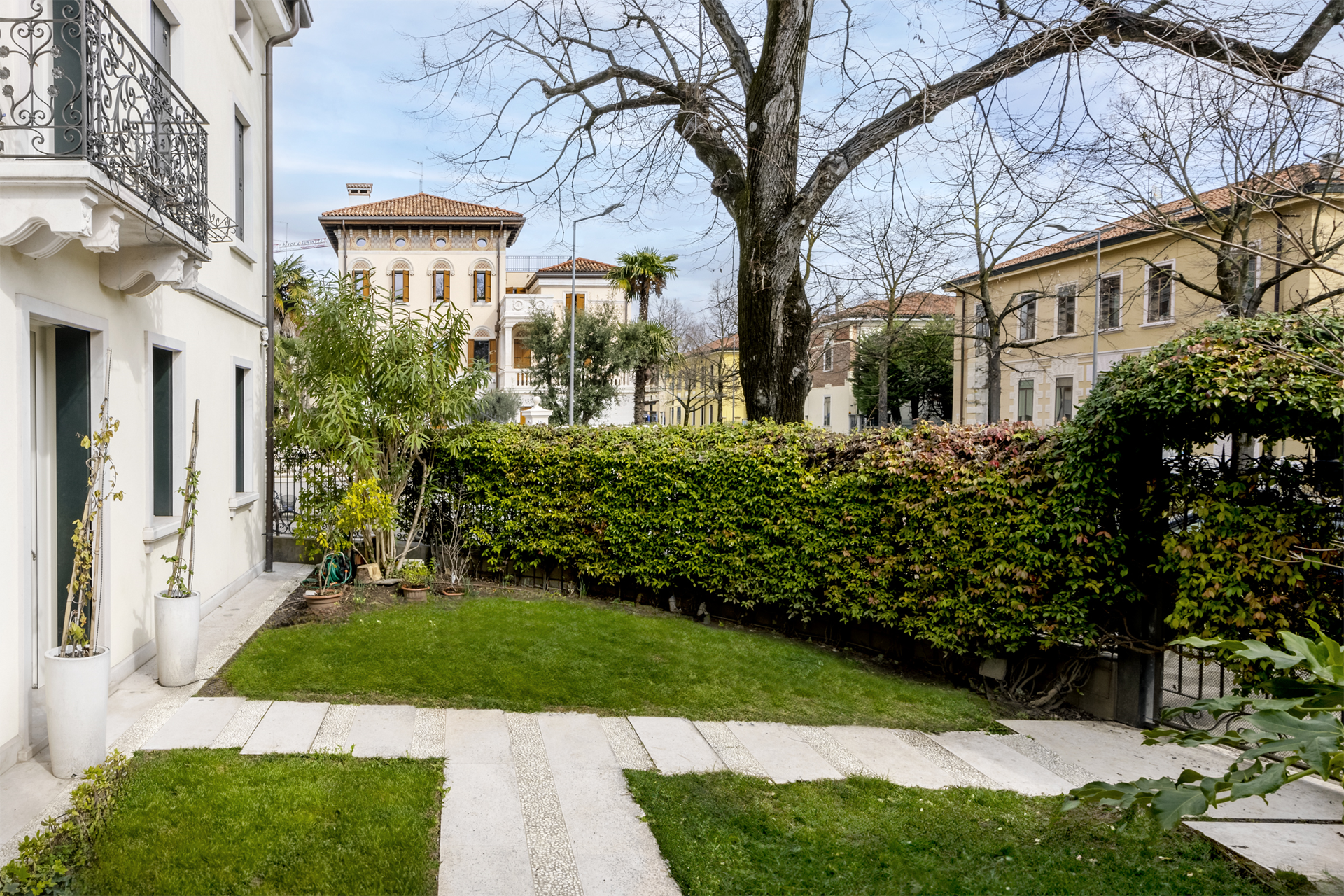 4 Bedroom Villa/Townhouse's Image 5