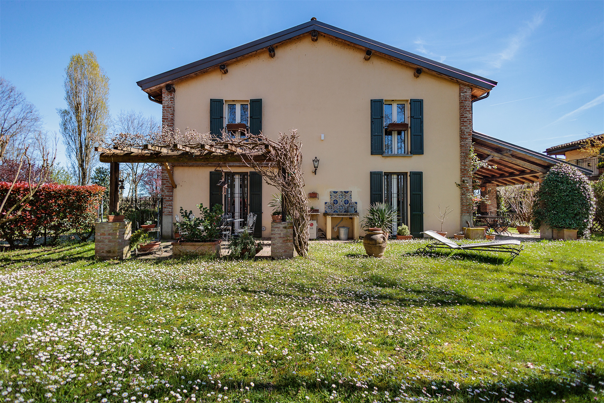 3 Bedroom Single Family Home/House's Image 9