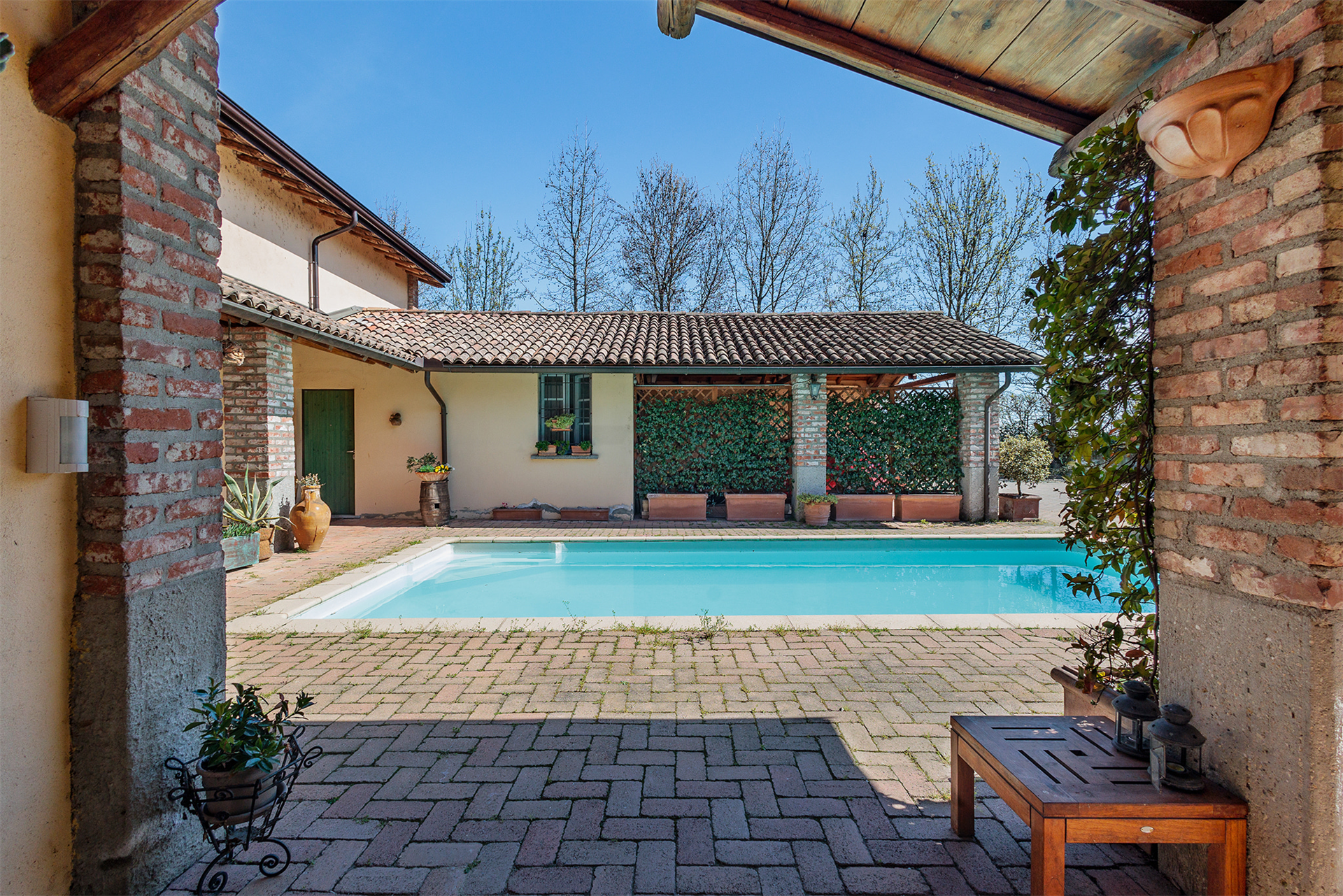 3 Bedroom Single Family Home/House's Image 8