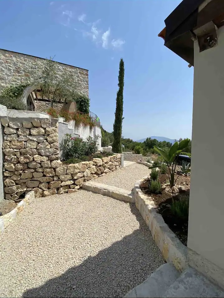 4 Bedroom Villa/Townhouse's Image 9