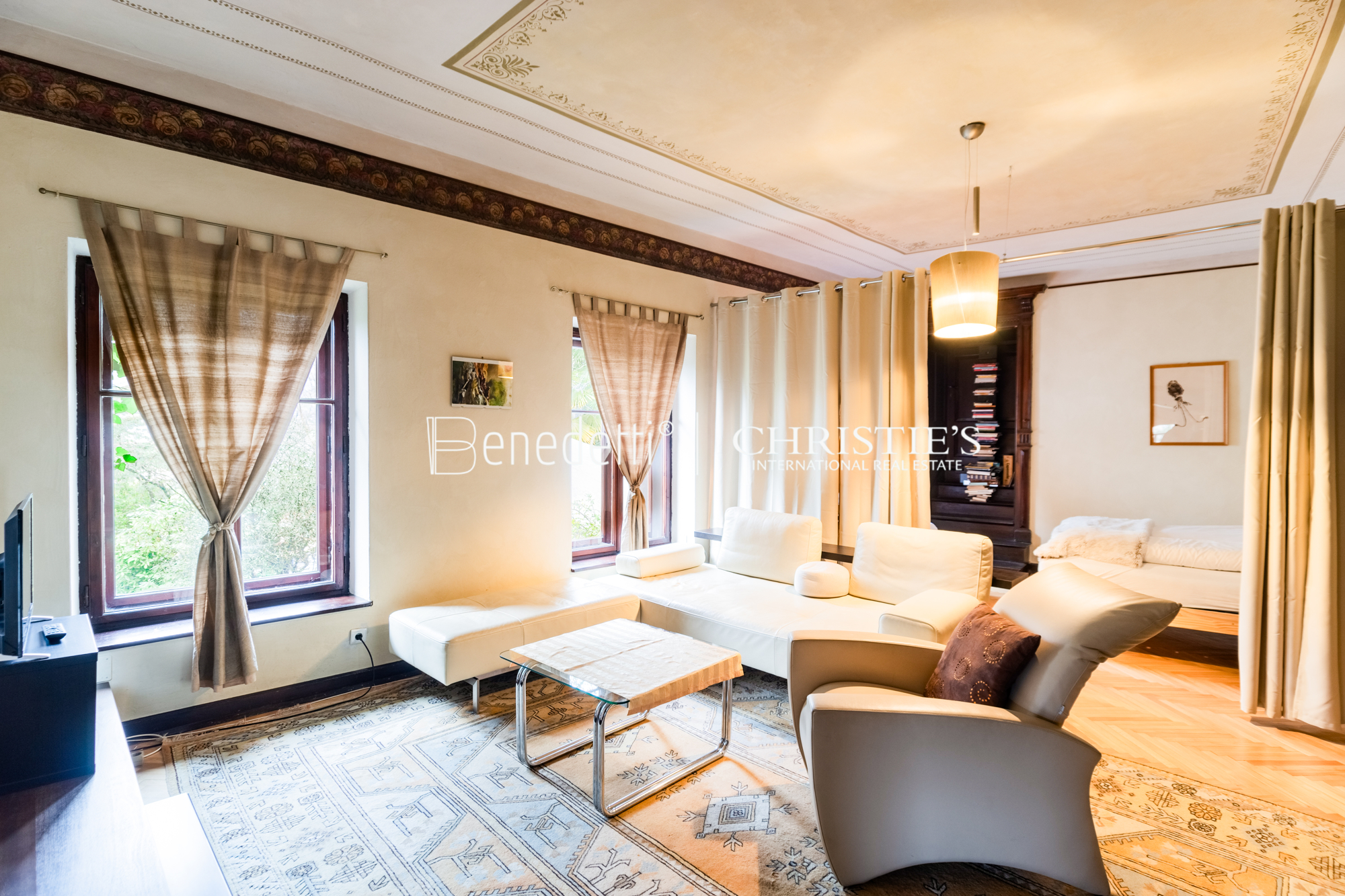 8 Bedroom Chateau's Image 5