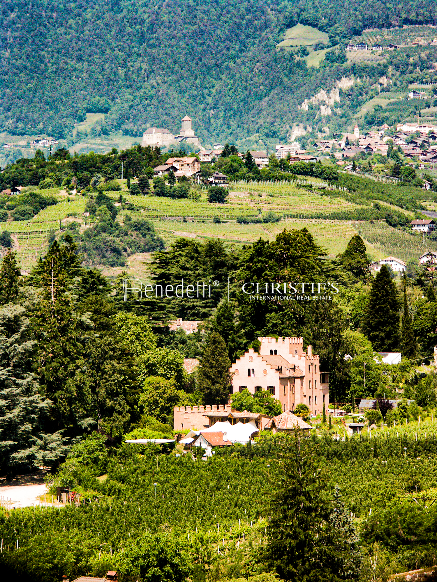 8 Bedroom Chateau's Image 15